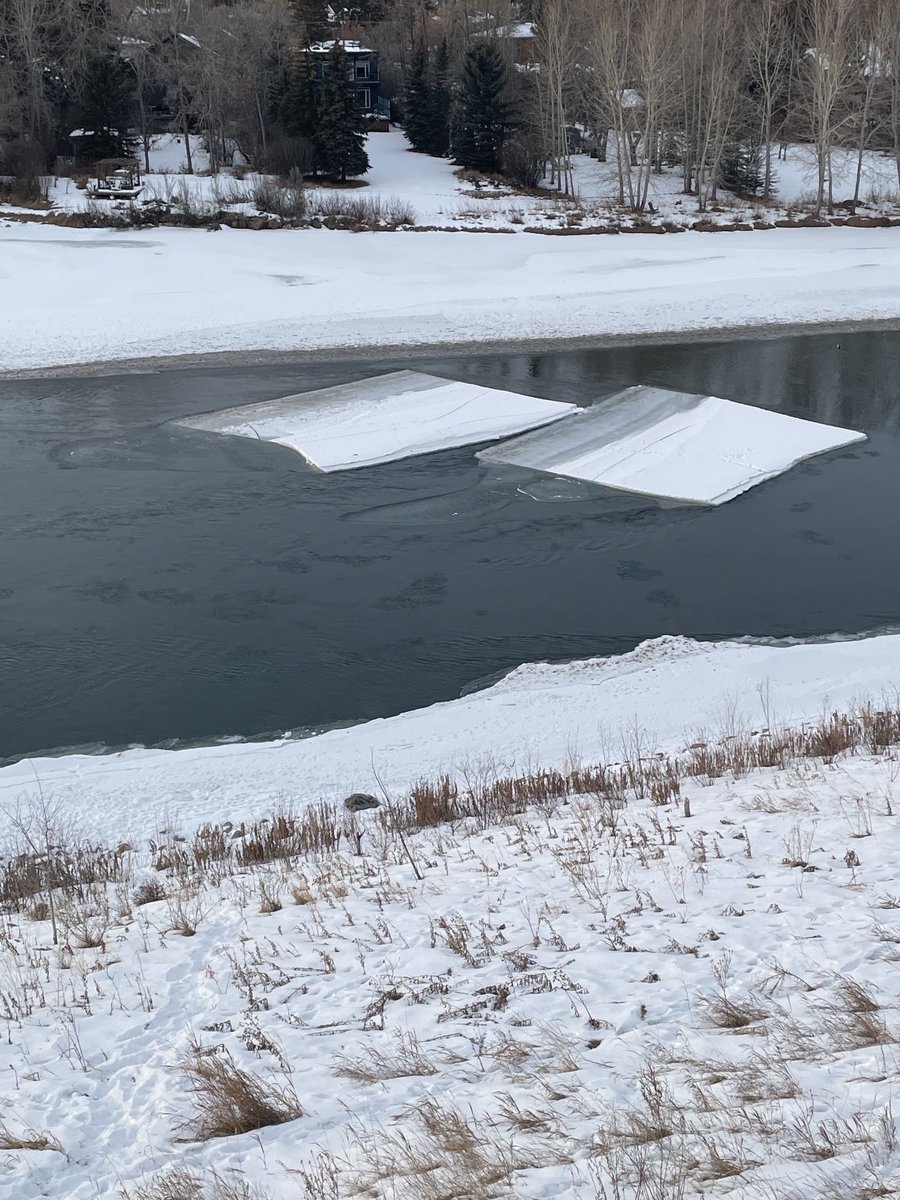 JenJaDi's tweet photo. Ice ‘rafts’ on the Bow. #YYCWinter https://t.co/EckmkZOoU7