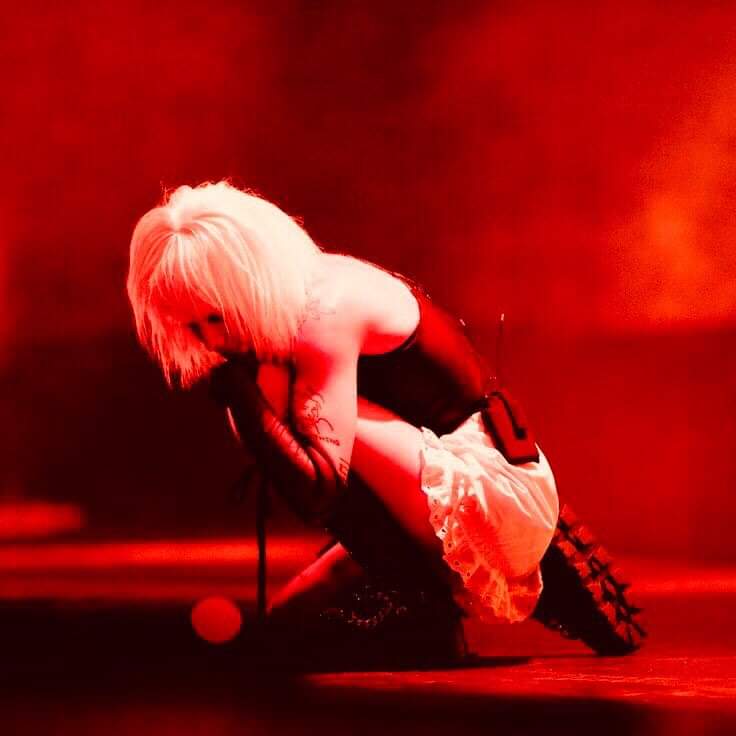 SkyofMilwaukee's tweet photo. Halsey - Red https://t.co/Gk8AKK7FwF