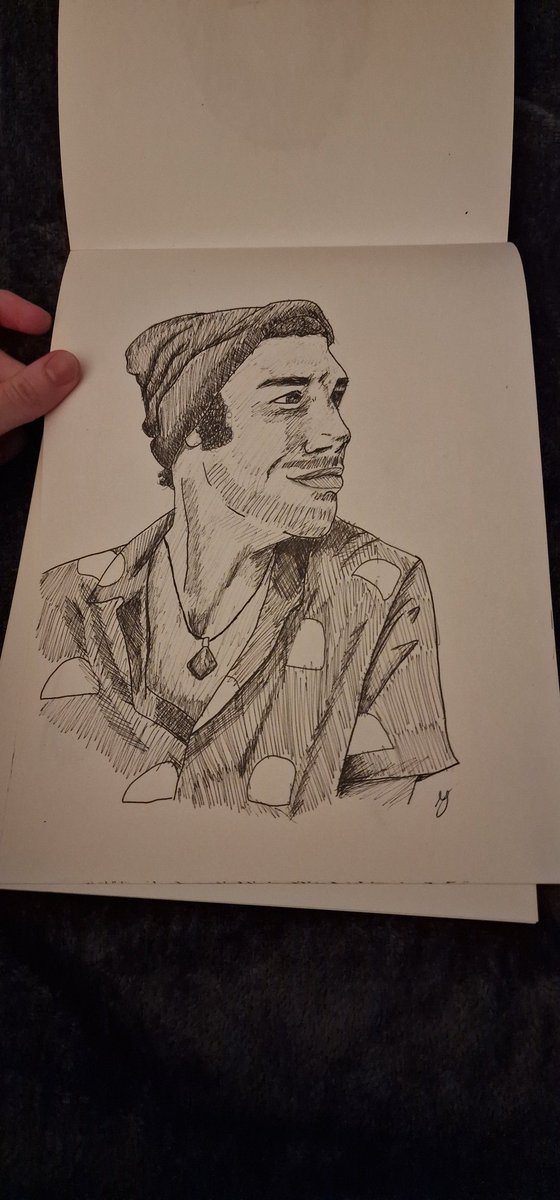 tash747's tweet photo. @juttytaylor What's your favourite type of jellyfish??? Also I drew you for the first time 💜 https://t.co/CFupKD2Fva