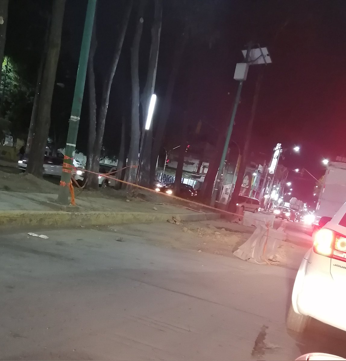 okiron850's tweet photo. @Alc_Iztapalapa @ClaraBrugadaM siguen pasando los días y no se ve para cuando puedan arreglar ese espacio en av San Lorenzo, col San Juan Xalpa https://t.co/diydvA3Jht