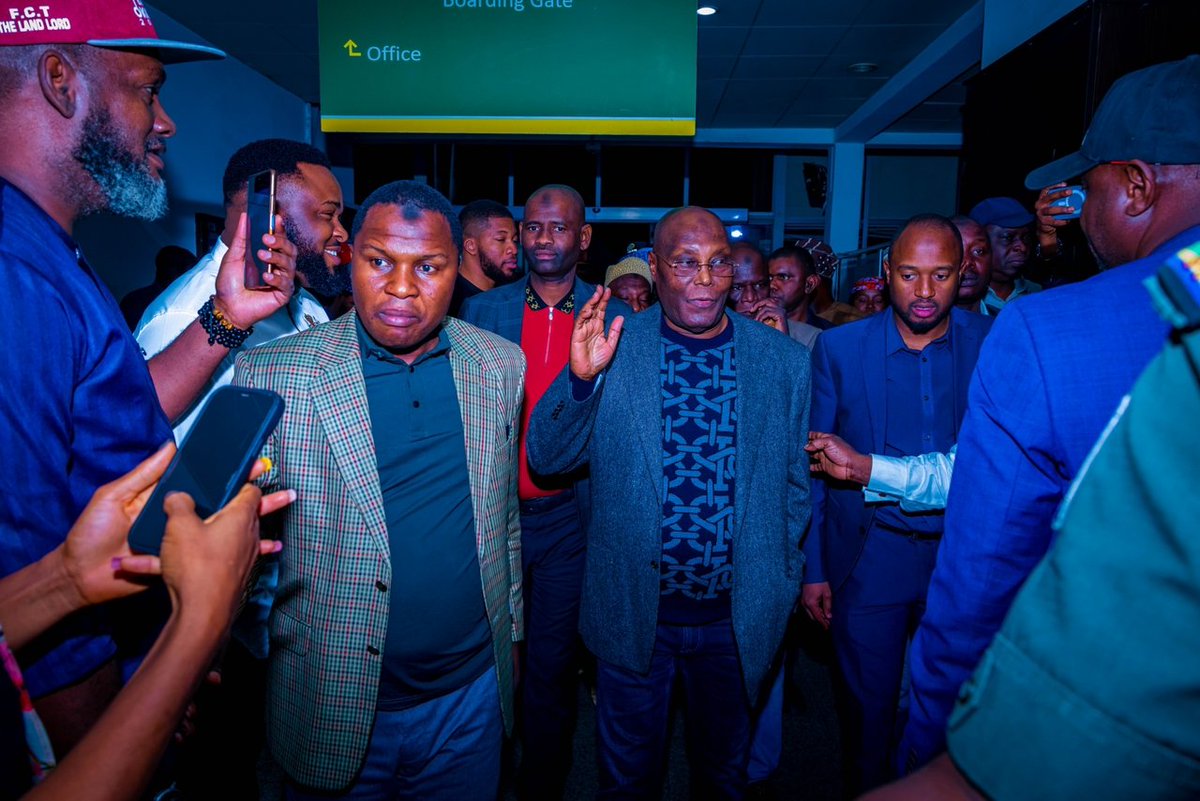sadiqturaki442's tweet photo. H.E. Atiku Abubakar has returned to Nigeria after an official engagement in the United Kingdom, for the continuation of the National Campaign Rally billed for Saturday in Kogi State.
#UnitySEED
#RecoverNigeria
#AtikuOkowa2023 https://t.co/Hx89qYMgfz