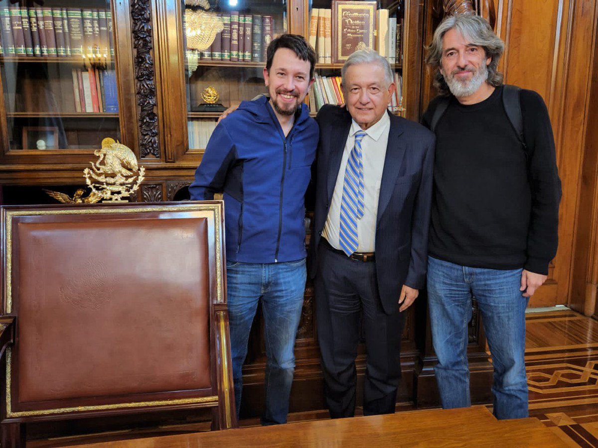 PabloIglesias's tweet photo. Ha sido un honor que nos reciba el presidente de México @lopezobrador_ Hemos hablado de España, de México, de América Latina y, por supuesto, de medios de comunicación https://t.co/O40zSmJTRW