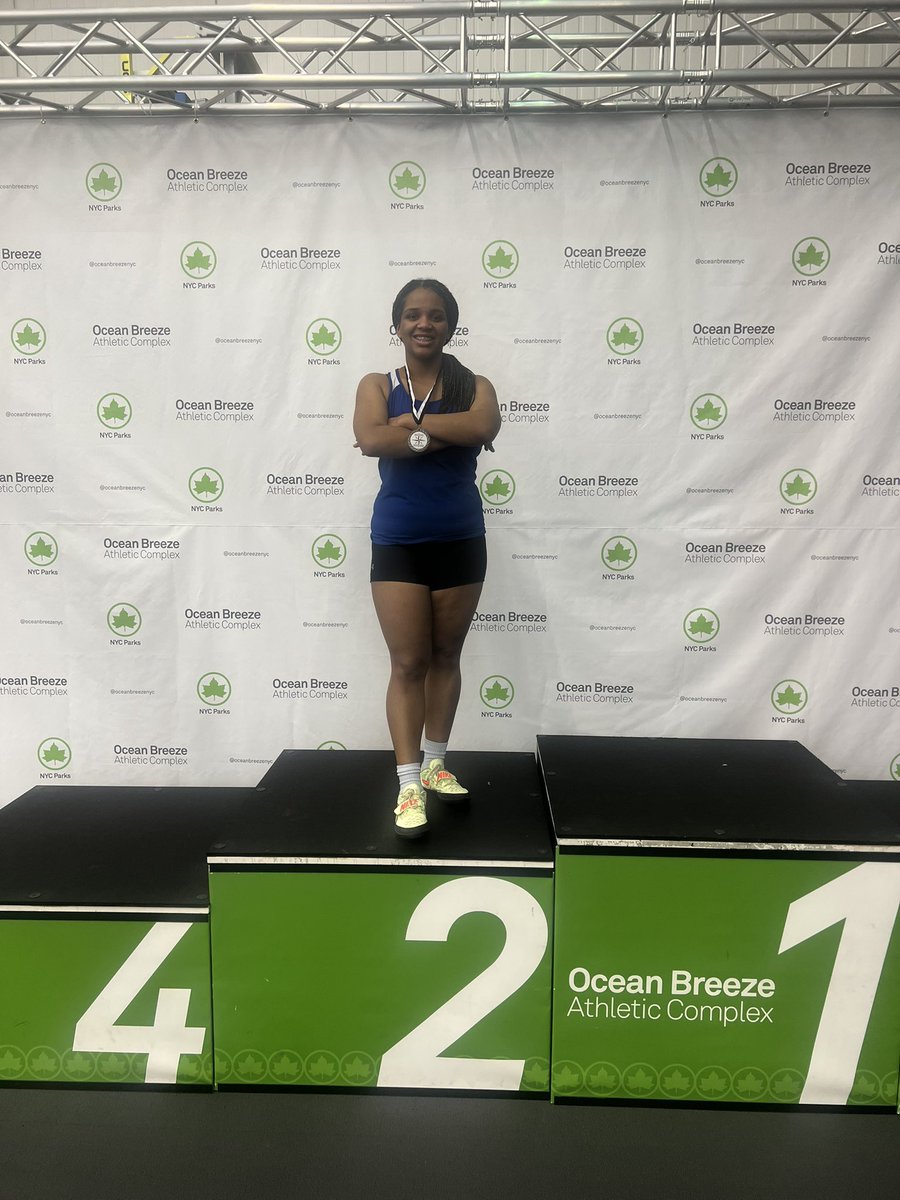 AshleyTCraig's tweet photo. Great start to my first indoor track season - Silver at the Big North Conference Championship 🥈 https://t.co/DaE3EKnMOi