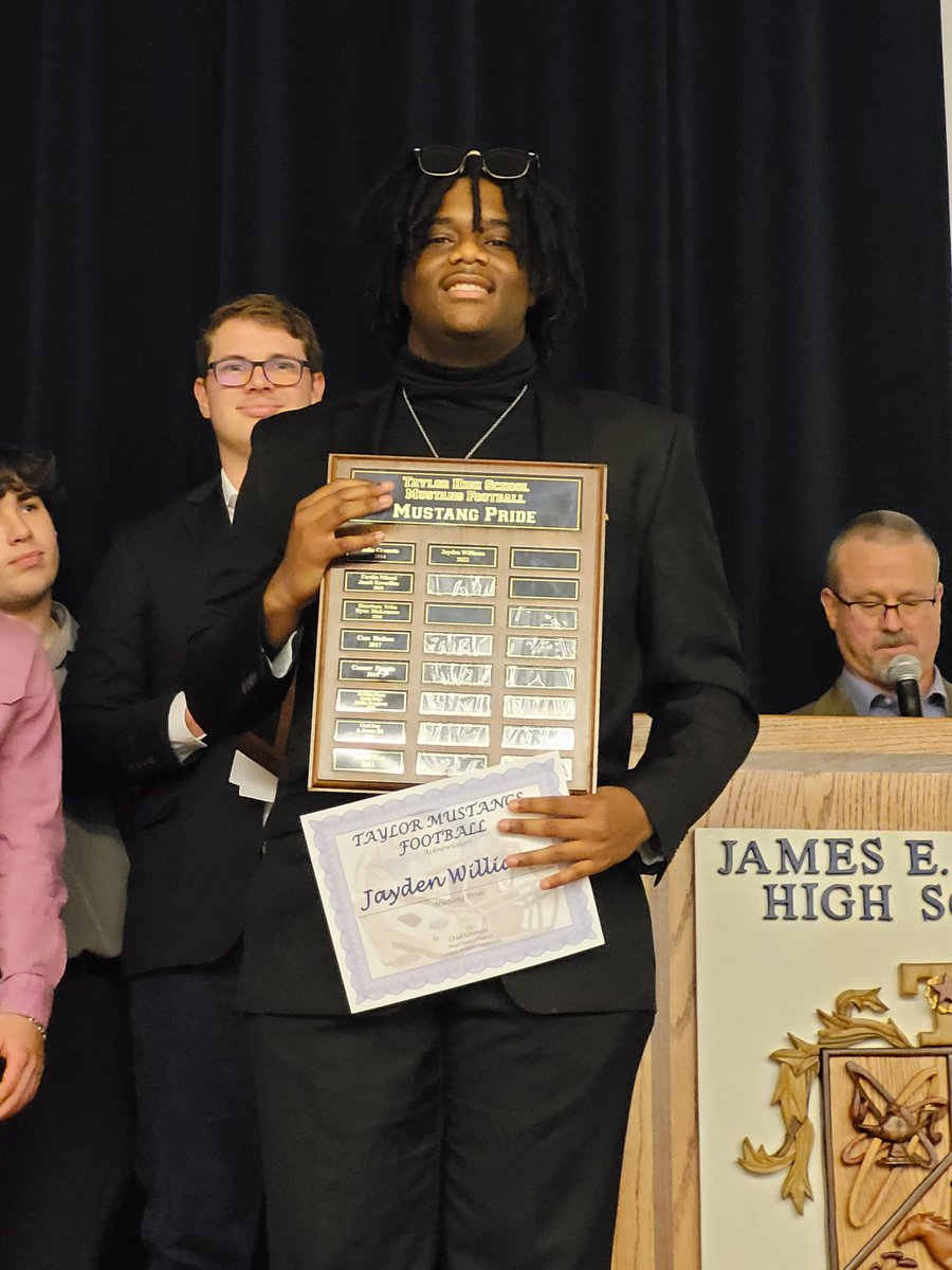 Mustang Pride Award <a href="/Jayden_W_27/">Jayden Williams</a>