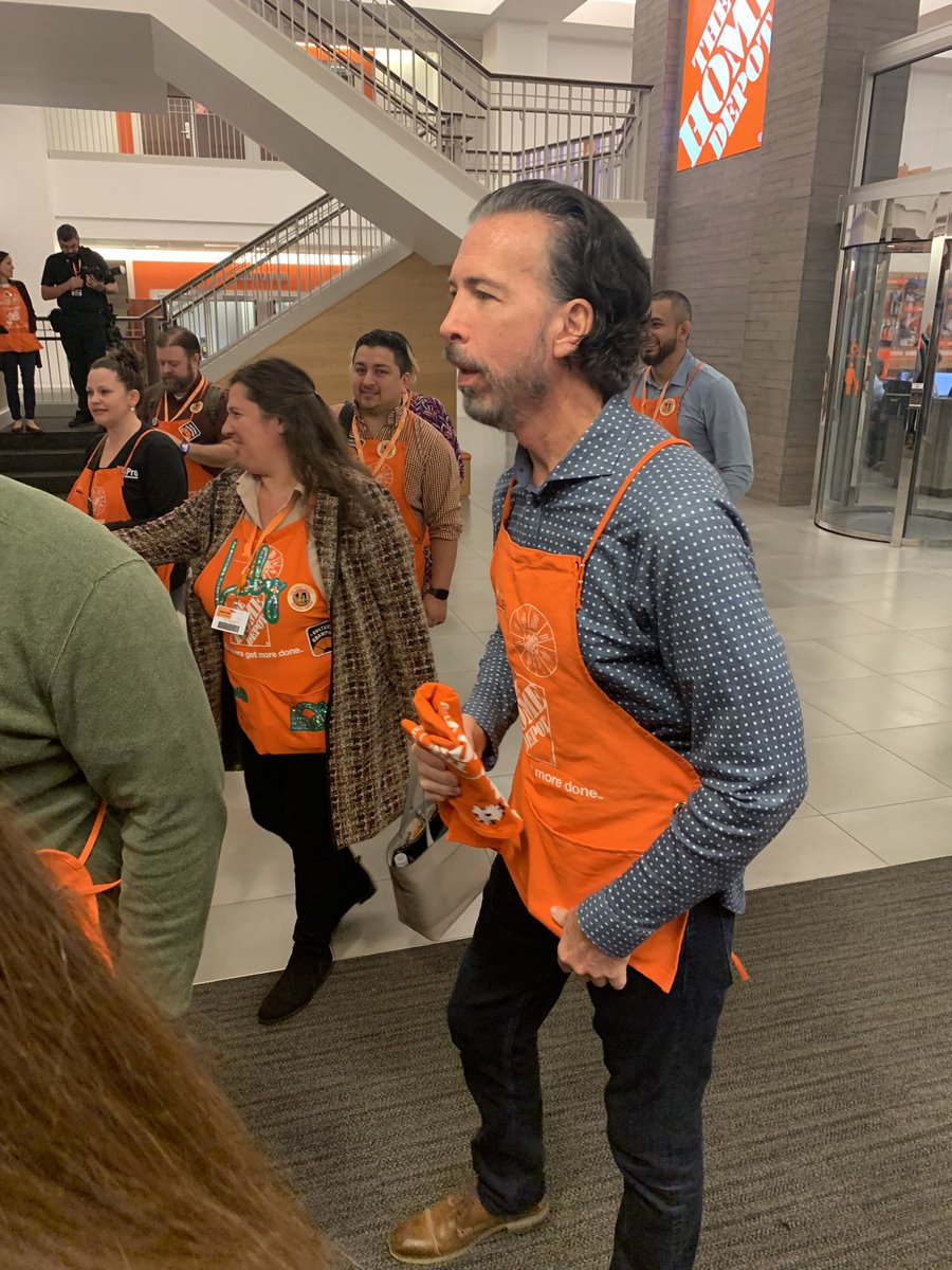 Just a great Leader! Go Giles