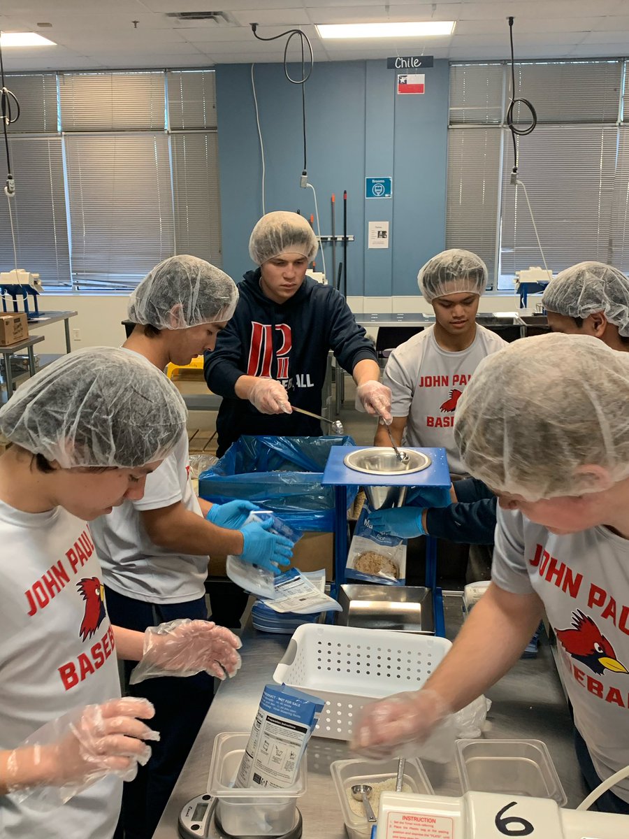 jpiihsbaseball's tweet image. Nothing better than serving with your teammates! As a program, we spent the afternoon packing meals for families in Sierra Leon. The 73 boxes we managed to pack will provide over 15,700 meals. Great work !!!#FACTS #fmsc