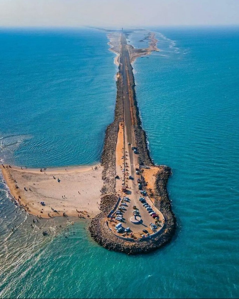 Incredible India 🇮🇳.
Dhanuskodi Rameshwaram, Tamil Nadu
From here you can see the lighthouse at Sri Lanka 🇱🇰

<a href="/desi_thug1/">Desi Thug</a>