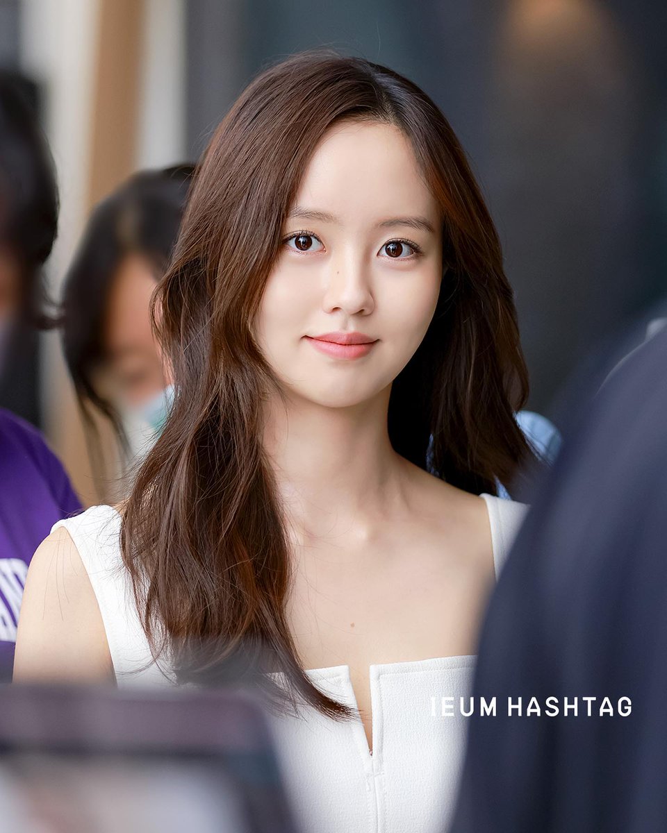 kdrama_menfess's tweet photo. •kdm• cantiknya tuh sopan bnaget gtu loh wkkwkw https://t.co/yg8iZiyIRY