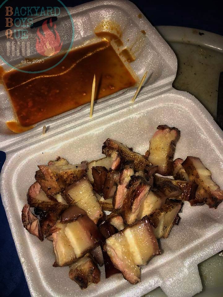 backyardboysque's tweet photo. Circa 2018, I decided to partner up with a good friend of mine doing #smokedporkbelly in a small karaoke cafe hidden within a quiet neighbourhood in #penampang using just a simple #UDS.

#backyardboysque
#lowandslowbbq
#bbqsabah
#rscafekaraokelounge https://t.co/oWWcy78O3E