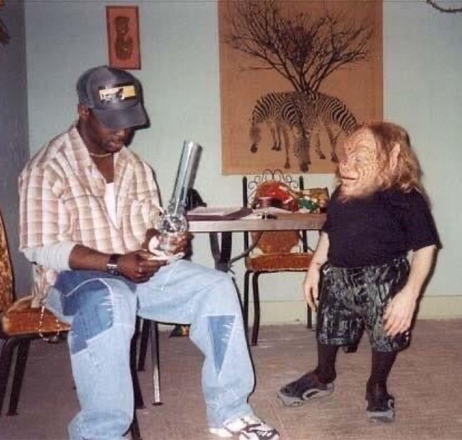 🦇 𝐭𝐡𝐞 𝐯𝐚𝐦𝐩𝐢𝐫𝐚 𝐬𝐡𝐨𝐰 | nsfw tweet media