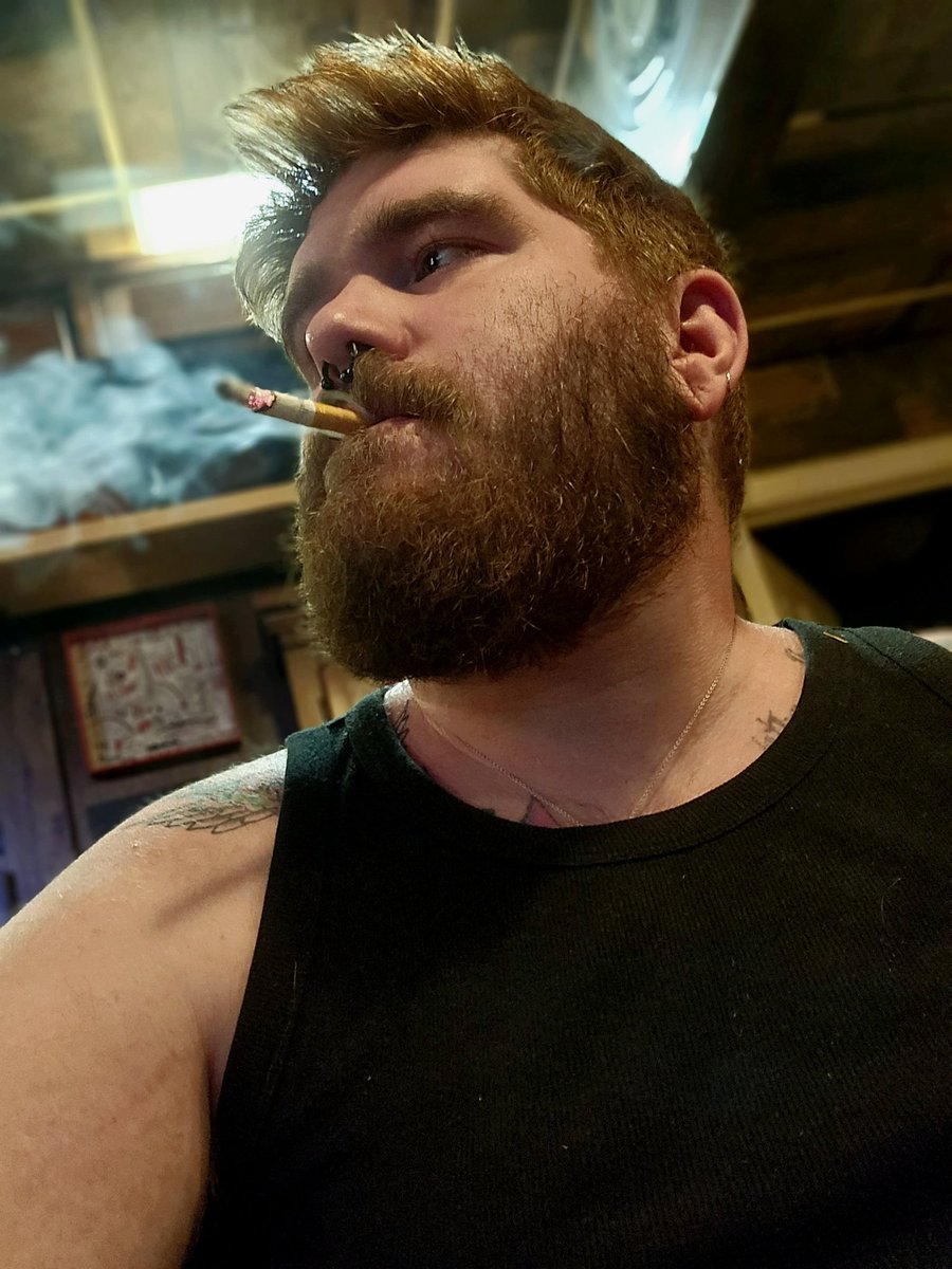 ChuckAn0898's tweet photo. Where are all my good pigs at? #needservice #smokewithme #openyourthroat https://t.co/RtRGMMYL3P