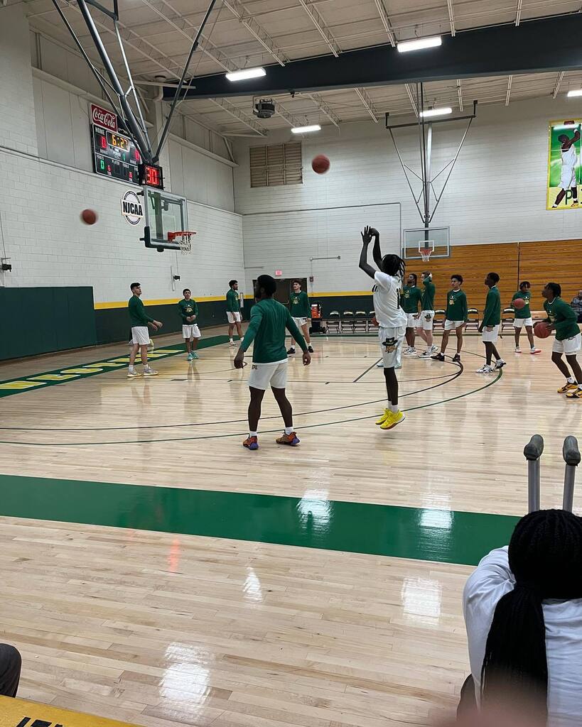 JuiceBoxFRSH's tweet image. Game time! #wosc #pioneerbasketball 💪🏾🏀 instagr.am/p/CnVjEopNMKD/