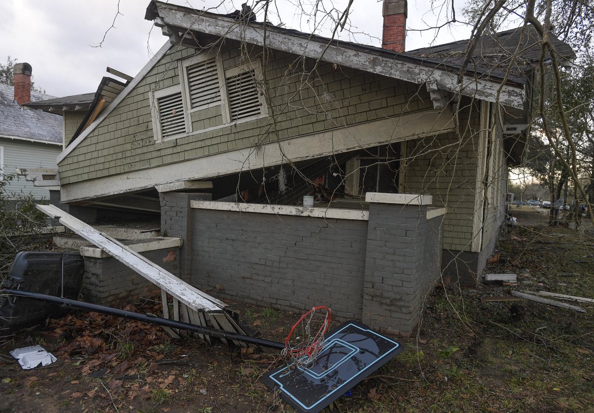 mickeywelsh's tweet photo. Deadly tornado outbreak hits Central Alabama @MGMAdvertiser #Selma #tornado #AutaugaCounty
Photo Gallery here: https://t.co/nJgADinU8e https://t.co/ivQu2L0d4U