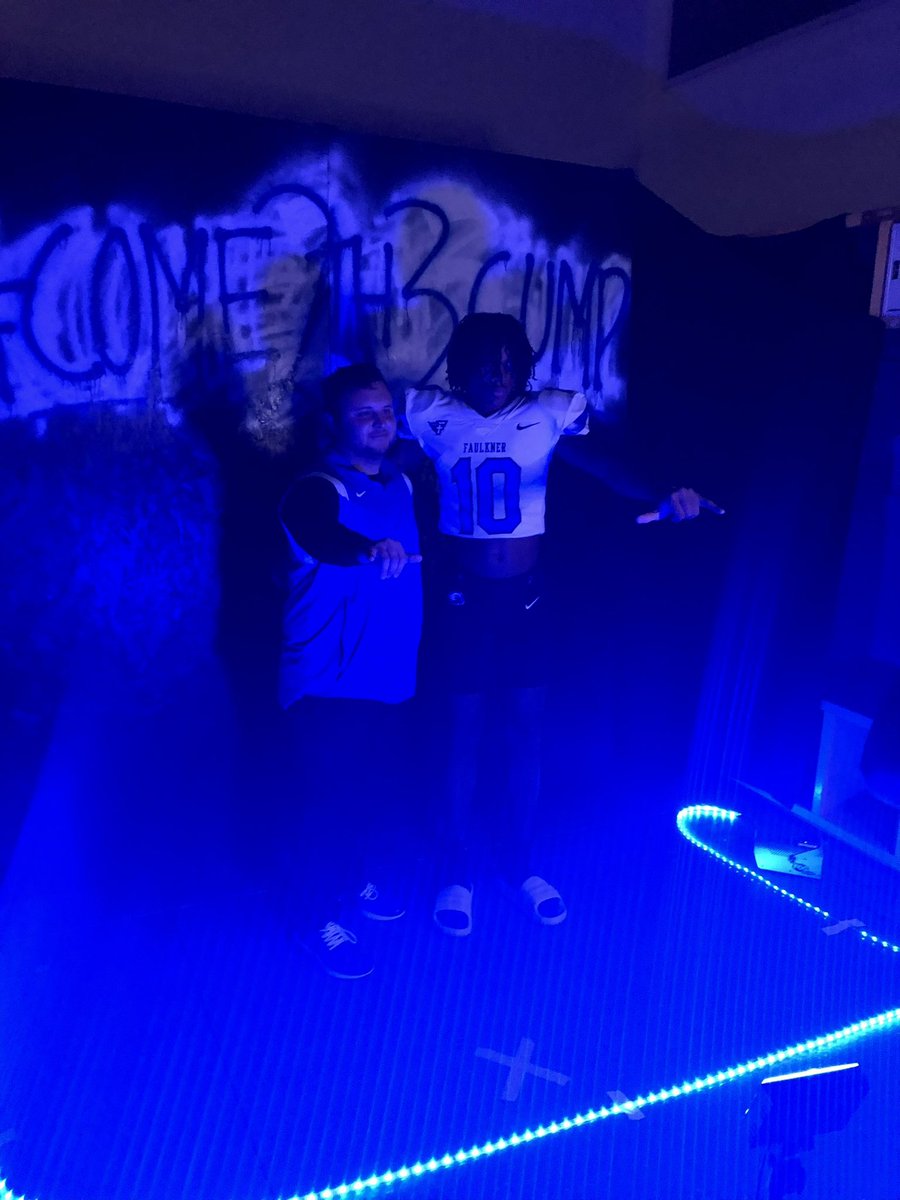 I had an amazing day with <a href="/CoachJoshEv18/">Josh Evans</a> <a href="/FaulknerFTBL/">FaulknerFootball</a> 🔵⚫️