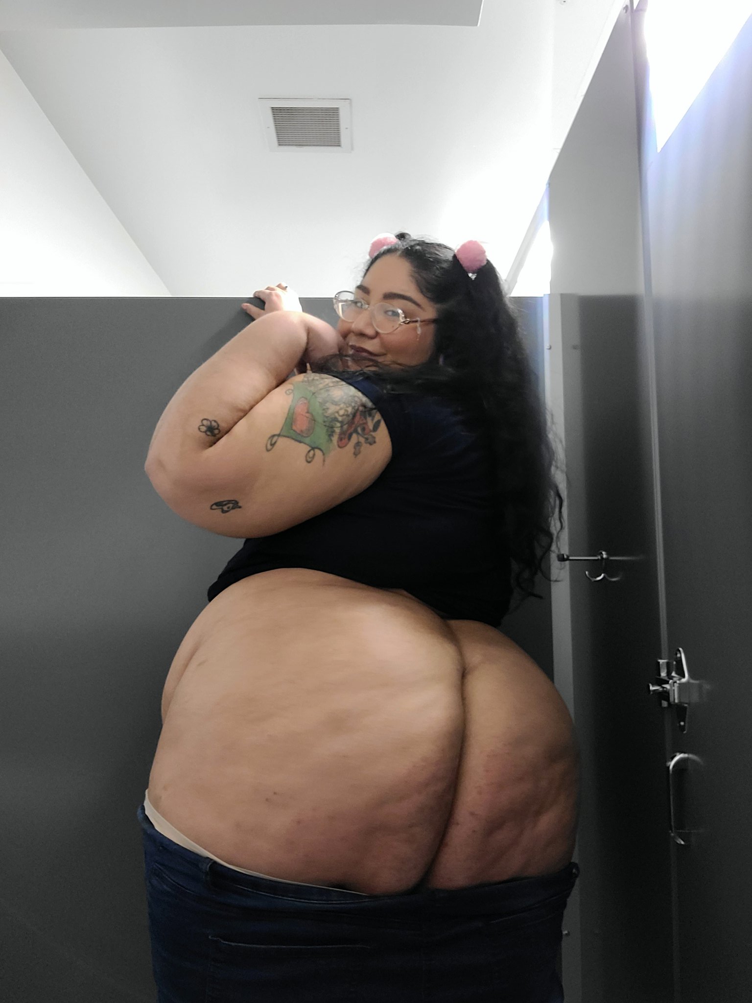 TW Pornstars - 1 pic. Crystal Blue 420. Twitter. The type of photos I be  sending him. 1:56 AM - 13 Jan 2023