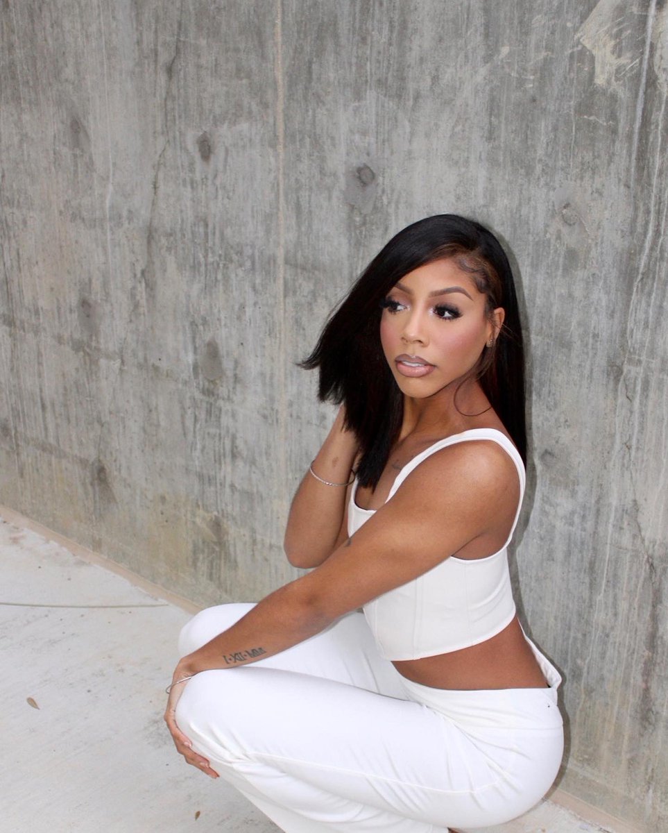 chiingmariee's tweet image. My turn. #chapter23 🎉