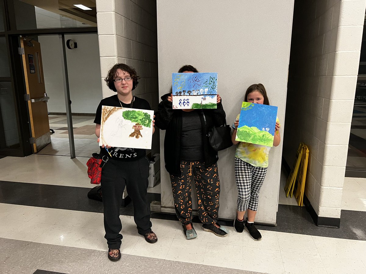 AndrewsPreK8's tweet photo. Some 8th grade families had the pleasure of attending both our Academies Info/HS Transition Night & ART, the WRITE way Family Night! #2hours #teamwork #village #learning #family #literacy #art #highschoolprep @gearupva @HCS_TitleI @HamptonCSchools @JaradM https://t.co/r8e2QslHa2