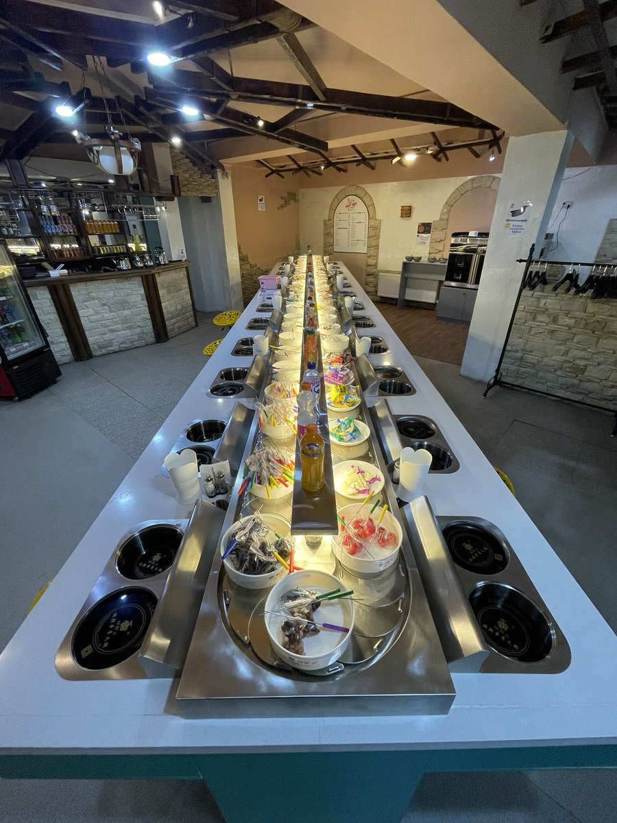 Дэмжээд өгөөрэй. Урсдаг халуун тогоо.