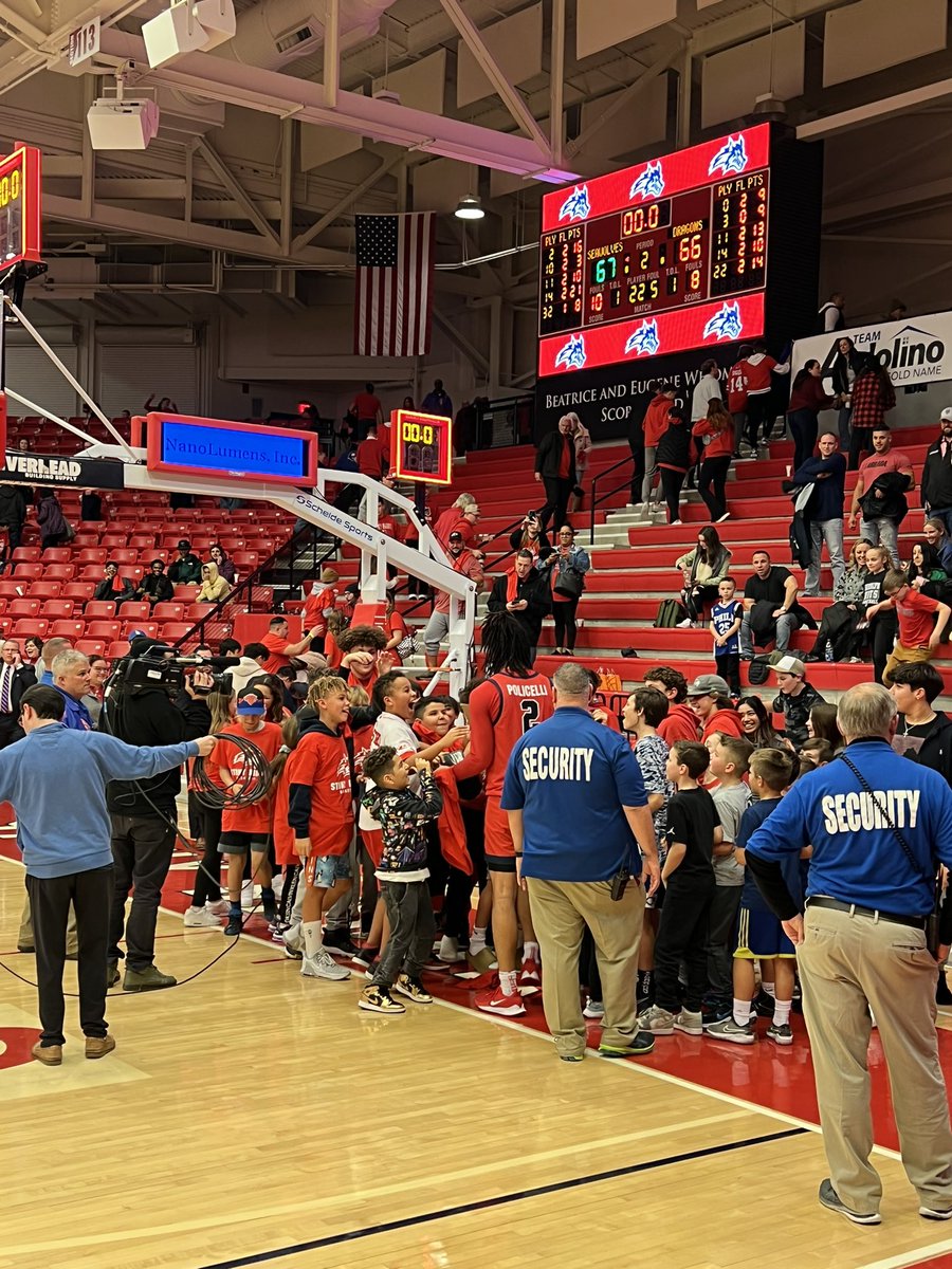 PatrickAToscano's tweet image. Big win for @StonyBrookMBB on national tv tonight. Go Seawolves!