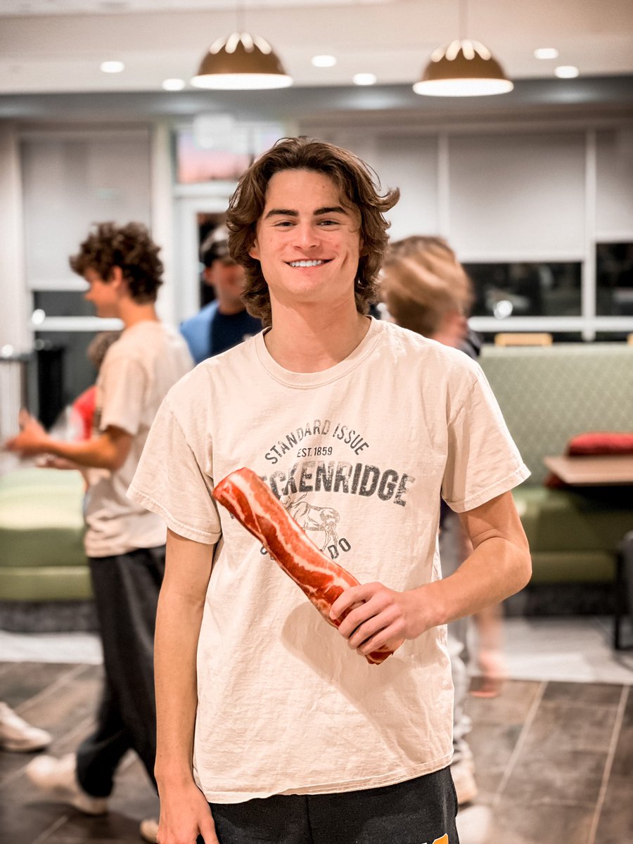 Result from today’s game

HP - 4
Tyler - 3

Whitehurst ⚽️⚽️
Williams ⚽️
R. Benitez ⚽️
O’Grady 🅰️🅰️
Tanzy 🅰️

Jake Tanzy pulls a 🐇 out of the 🎩 w/ his highlight reel worthy assist to Rene Benitez. Assist of the year? 🤷🏻‍♂️ #baconator 🥓🔥👏🏻