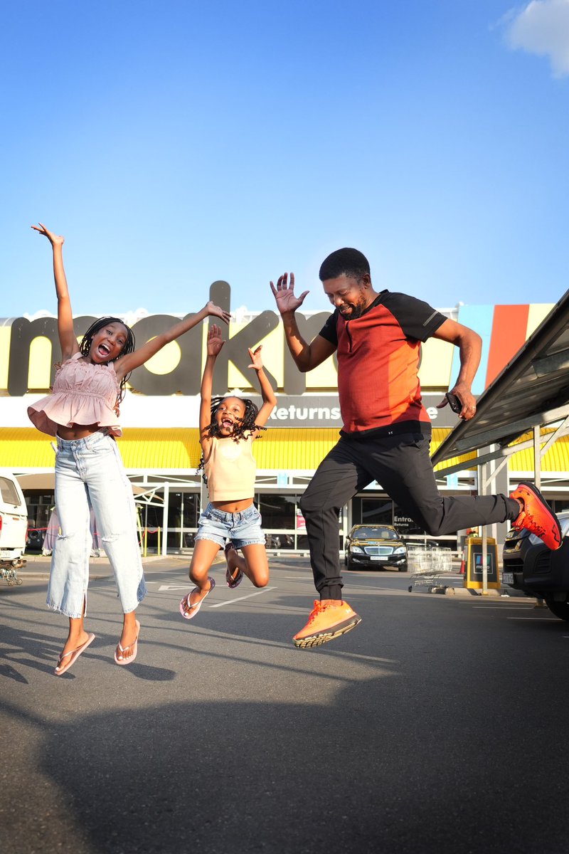 TumeloSole's tweet photo. Happy Friday! 

#BackToSchoolSavingsWithMakro https://t.co/59P5V55jzu