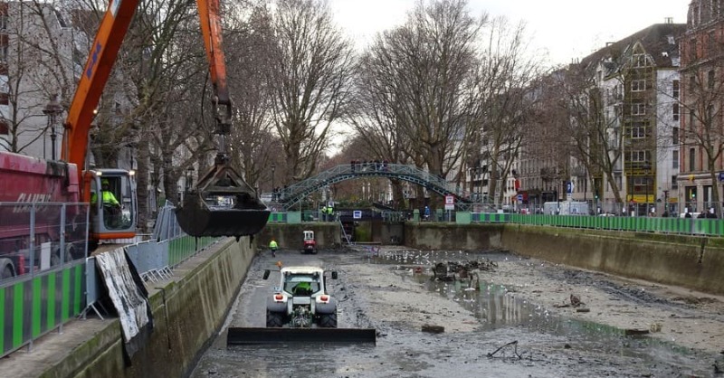 BoonsMedia's tweet photo. Le canal de Paris a été vidé et beaucoup de choses ont été apprises