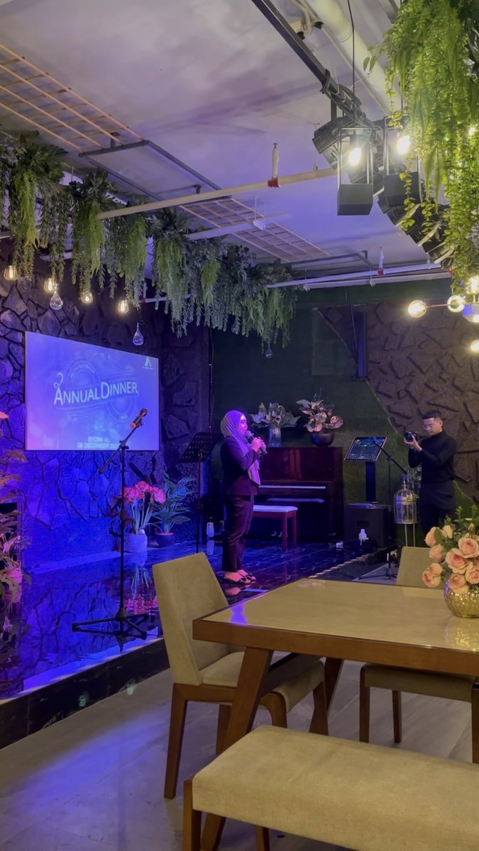 n0rasulaiman's tweet photo. Any of you need emcee for your wedding, birthday party or annual dinner etc

my serive charge starting RM350 area kl and selangor only! 😉 https://t.co/LC4SdIep1m
