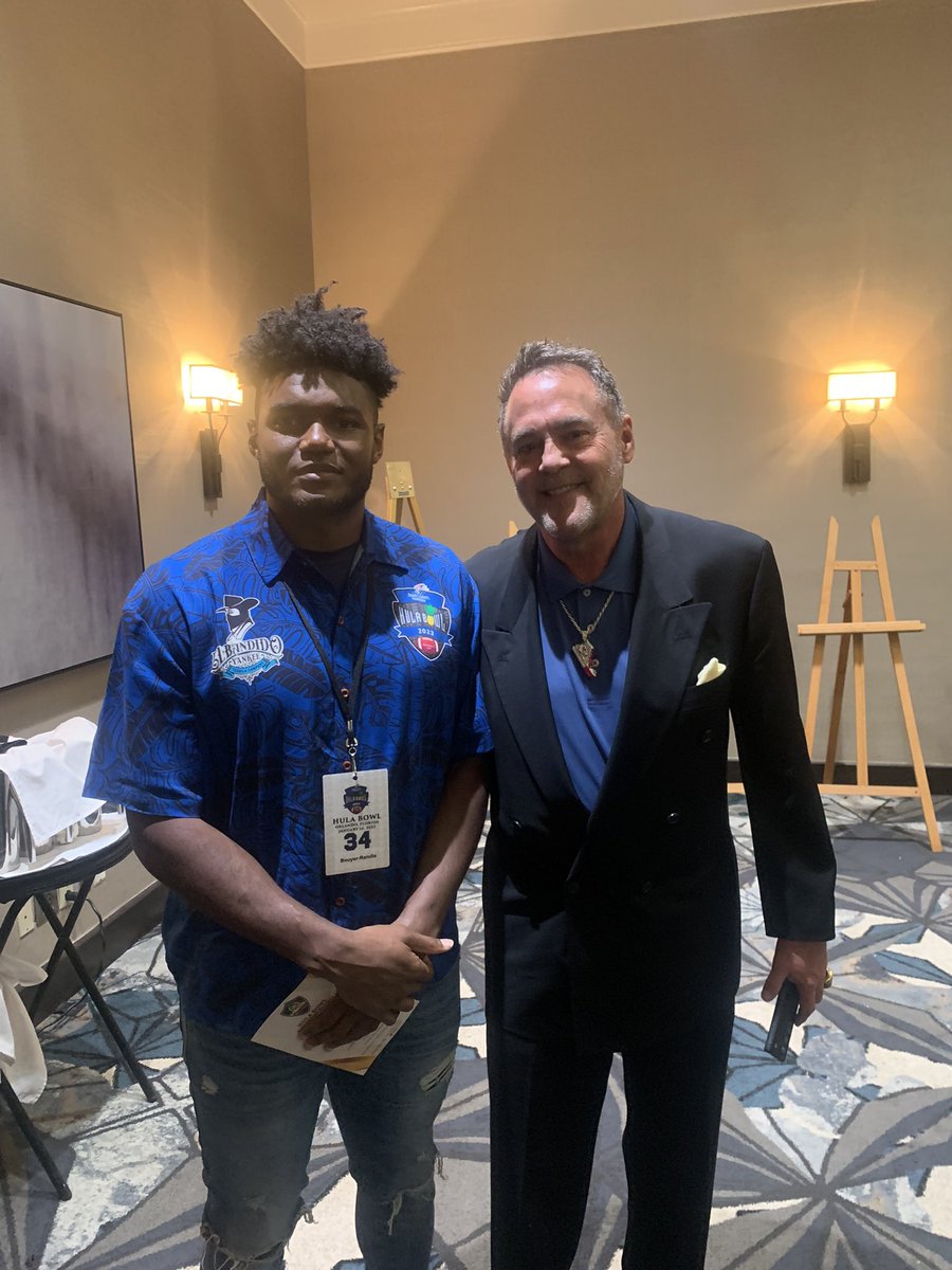 Ran into some Goats at the hula bowl Hall of Fame Banquet. Darryl Talley, Willie Roaf, Ron Simmons, and Nick Lowery.