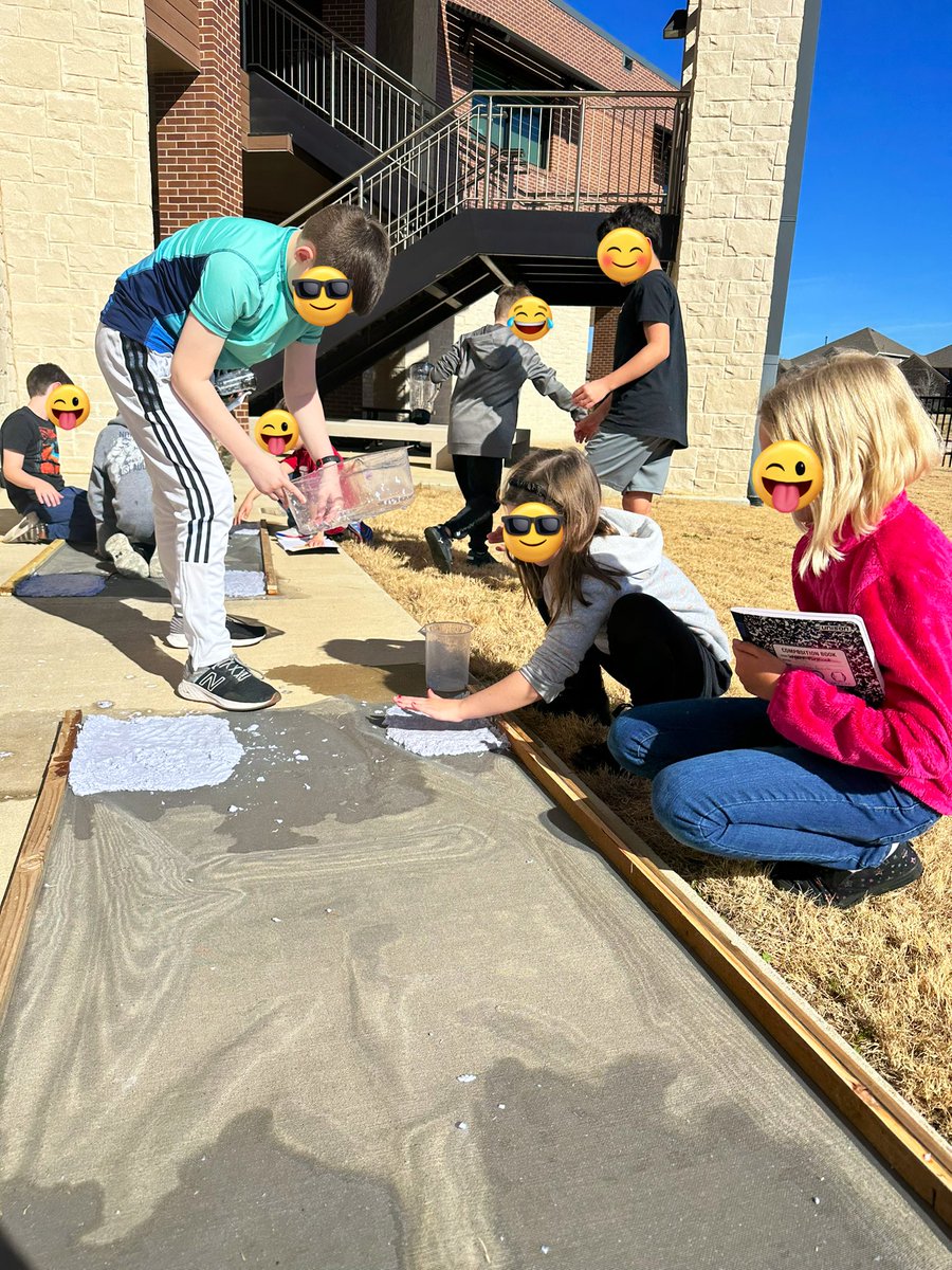 Mr_CodyDrake's tweet photo. Students recycling paper from the shredder to create posters to advocate for conservation! #YoungConservationist https://t.co/WJT6SgSE7x