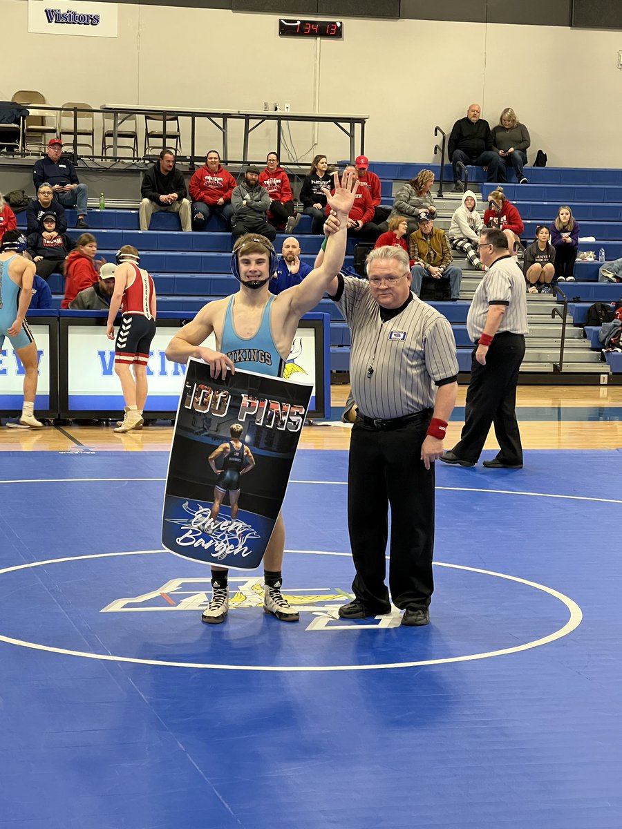 160 Owen Bargen records his 💯 career pin tonight vs Platteview! #lakeviewvikes #VikingTough #Valhalla