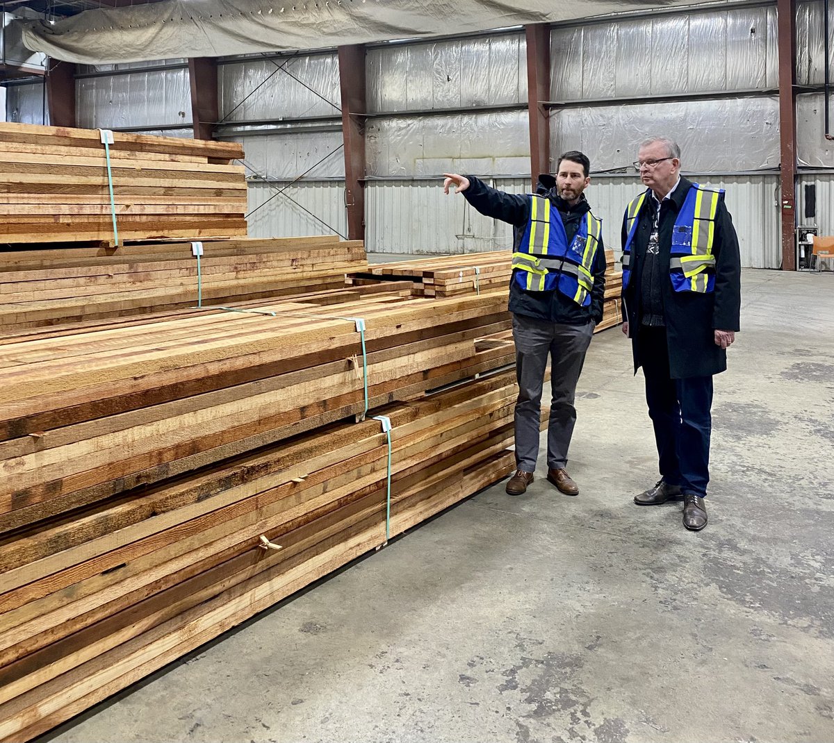BruceRalston's tweet photo. I’m in Agassiz touring PowerWood Corp with owner Jake Power. Jake was able to grow PowerWood – then a lumber wholesaling company started by his father in 1995 from the family basement – into the specialty cedar, and more recently hemlock manufacturing company it is today. https://t.co/60DhtCP2Mv