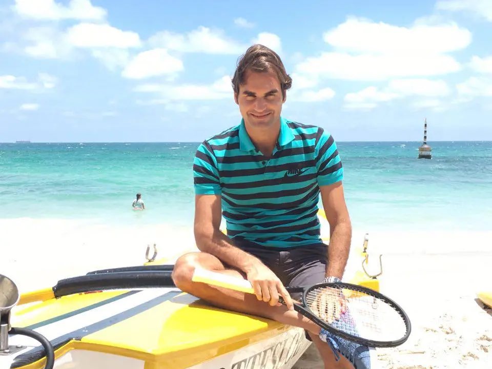 danicara77's tweet photo. Happy #FedererFriday 😊
Summer days Down Under 😎🇦🇺☀️🏖🛶
#RForever 👑
#FedererFriday https://t.co/UrXWx71pP6