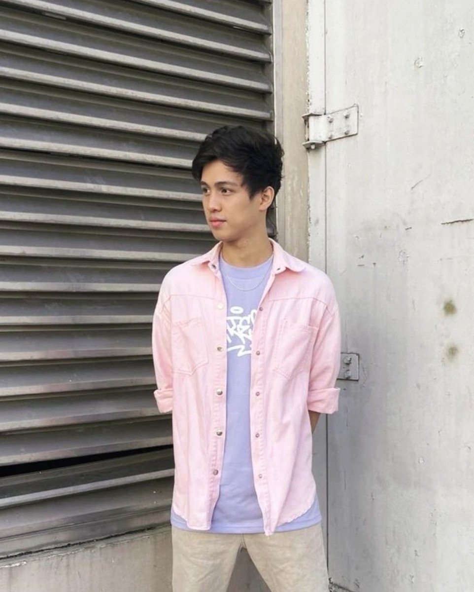 ziizha09's tweet image. Sa palagay moh saan nakatingin si Kicey?
Sayo o sa akin? 🤣😂😂✌

Omg.. i miss this Mr. NICE GUY kayo rin ba? 😂

#Kice #KiceGlobal