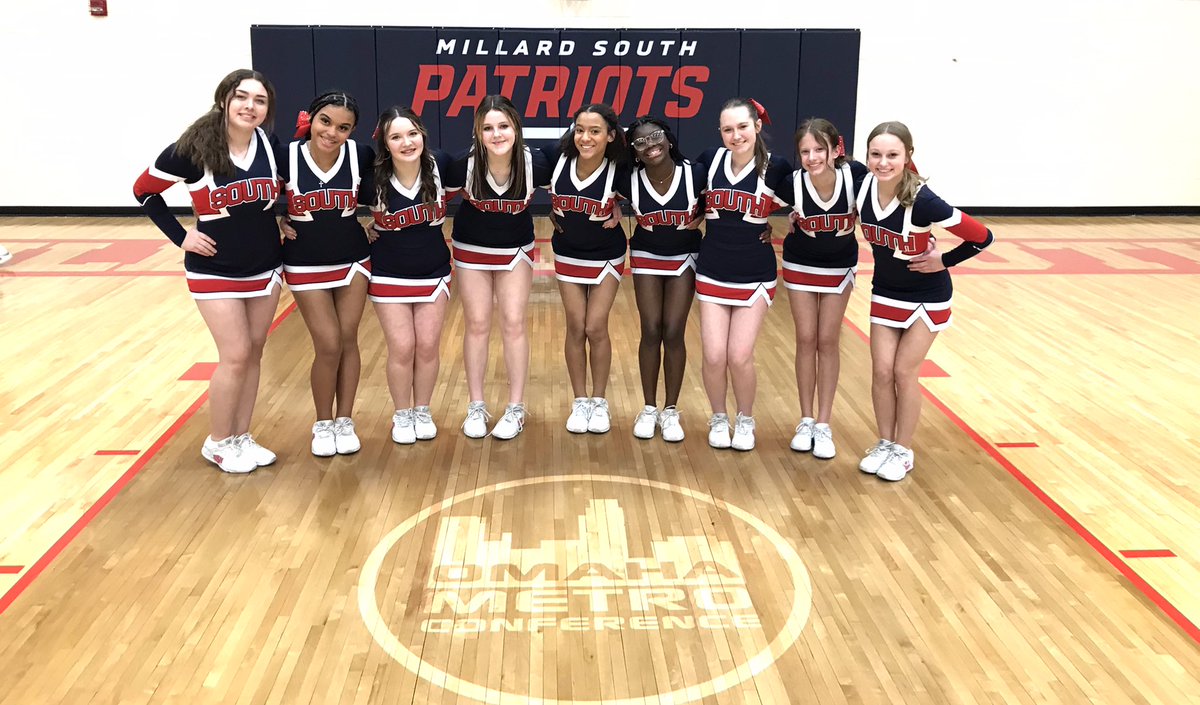 MSHSactivities's tweet photo. Patriot Shoutout to our Freshmen Cheerleaders, @XLJeFe58 and Mrs Murphy for working their tails off in the concession stand tonight! We sold 1000 ๐ญ, 700 slices of ๐, 44 cases of sprite, 150 pretzels ๐ฅจ, 333 candy bars and 190 nachos. #TPW #OutWorkPeople @MSPatriotCheer https://t.co/wY7g96pMFI