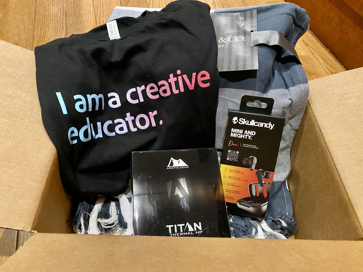 MistyKluesner's tweet image. Loving the surprise I found on my porch this evening @AdobeForEdu 

😍😍😍

Thank you!!!

#AdobeEduCreative #CreativityForAll #GrowYourCreativity