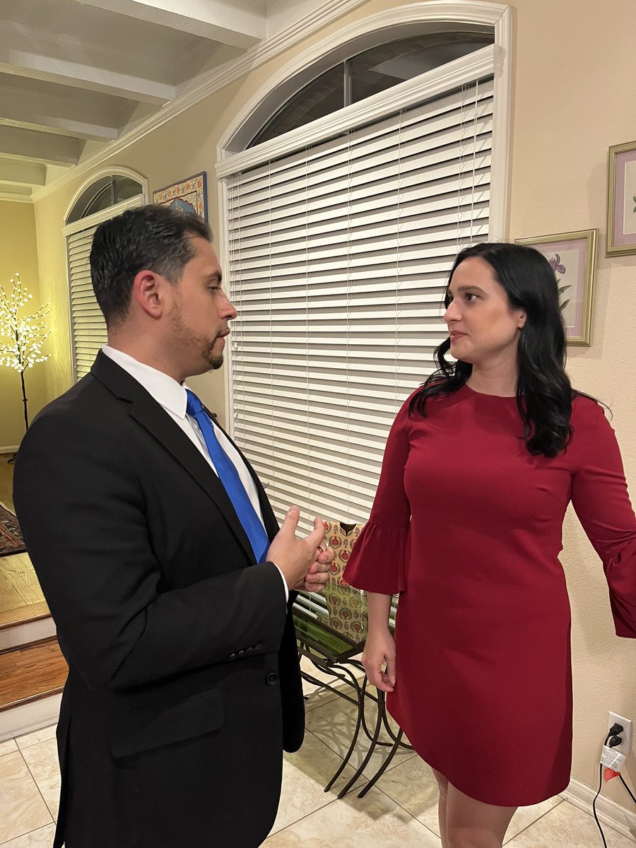 voteivansanchez's tweet photo. Just met the Vice-Mayor of Phoenix!! A super 30 year old!! Invited her to @htxmillennials Bosses in Heels event!! ๐ฅ #bossesinheels #outstandingaccomplishment #seeyouatthetop #welcometohouston https://t.co/hDtQghunC9