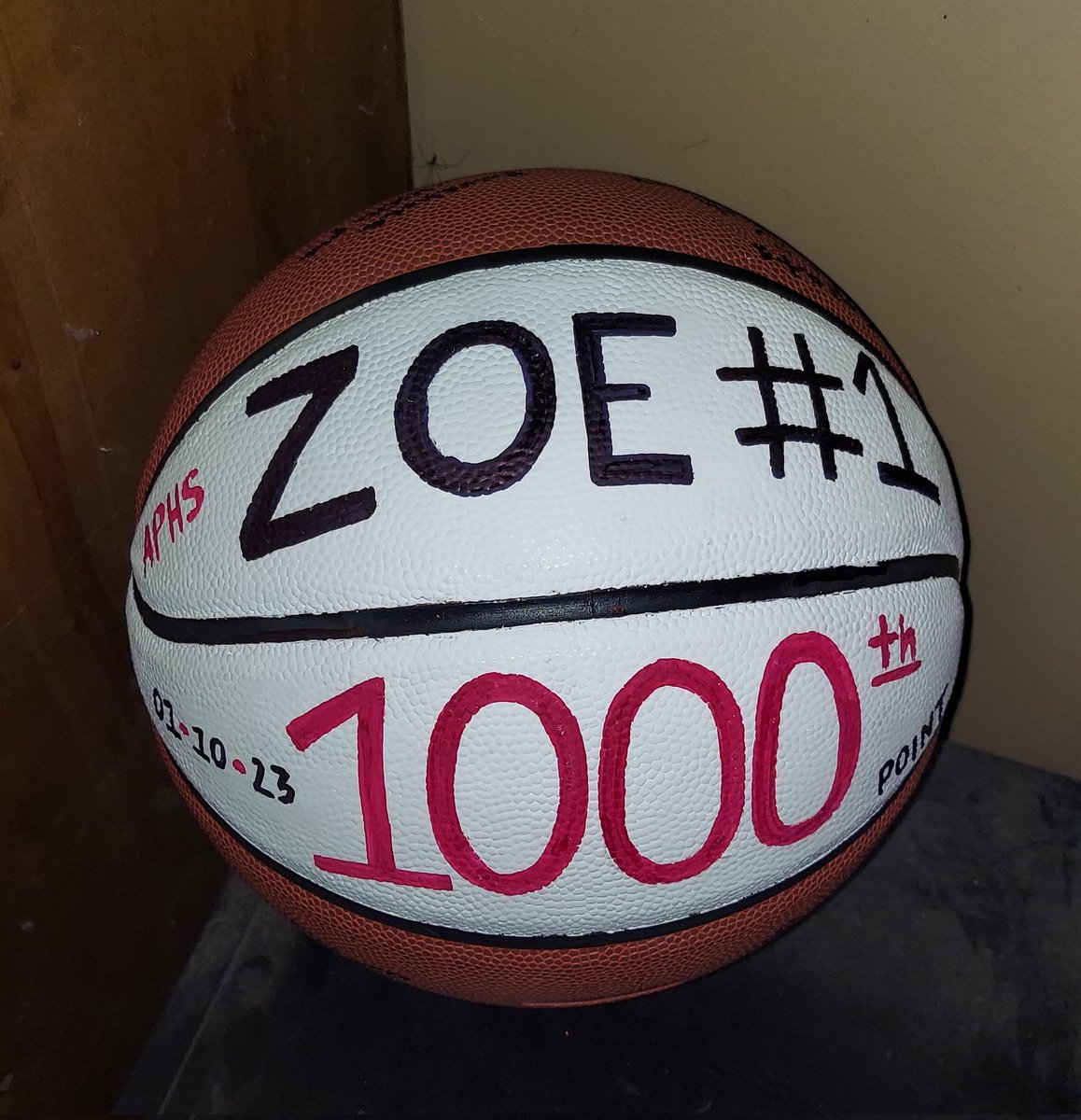ZoFlow7's tweet photo. Super excited about this accomplishment scoring 1000 points in my high school career!!!❤️🏀 @APHSGBB https://t.co/FY1efQLjEz