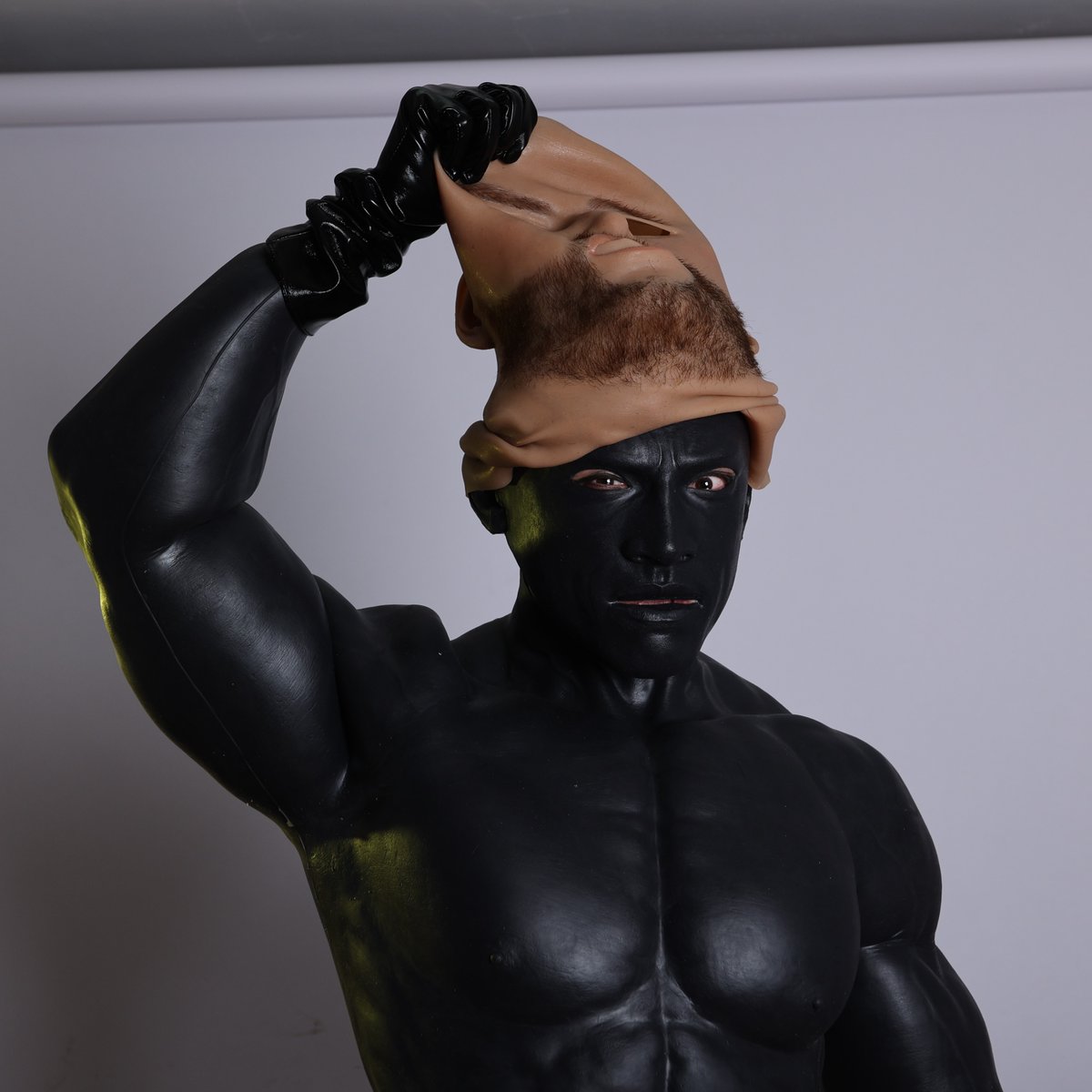 Smitizen's tweet photo. “Oops, looks like someone found out my true identity. How should I punish you?”
#smitizen #musclesuit #fakemuscles #fakeabs #mask #malemask #maskfetish #rubberfetish #transformation #secondskin #kinkygay https://t.co/L7ls5J58M5