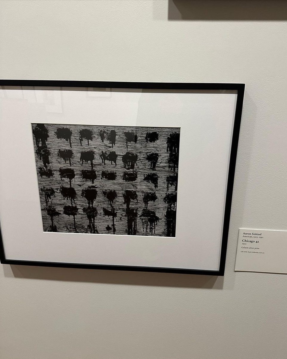 The night was memorable, cityscape are never gonna break my heart. I fell in this such of beautiful eventide; where we belongs to pulchritudinous aweness that scattered, perfect memondrum of Chicago.