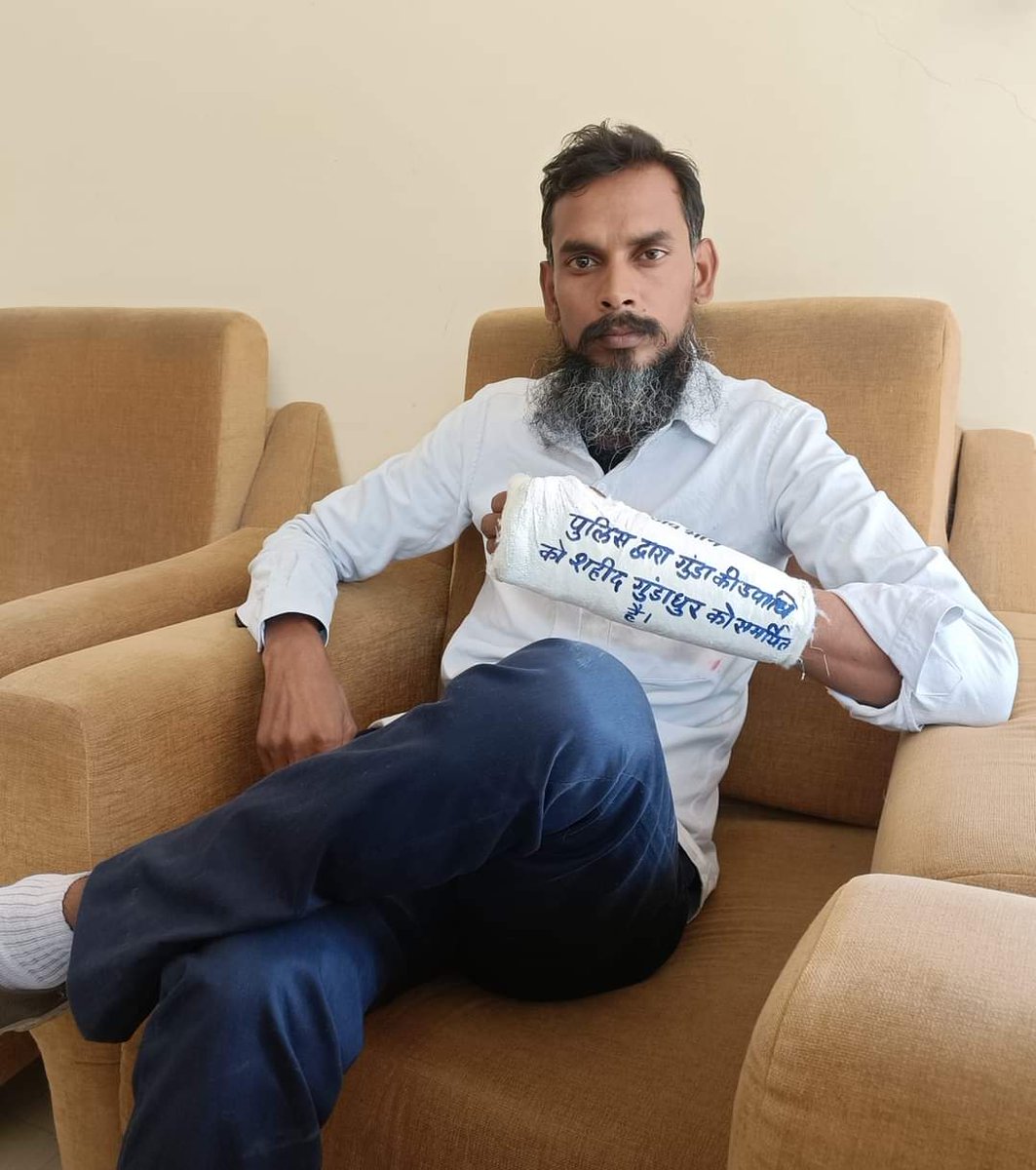 surendarlahreji's tweet photo. छत्तीसगढ़ के किसी भी जिले में अपना नाम "गुंडा सुची " में जुड़वाने के लिए निम्नलिखित कार्य करें -
1) अगर आप शासकीय सेवक हैं तो नौकरी से त्याग पत्र दे देवें या बिना त्यागपत्र दिए ही समाजहित में कार्य करें ,आप जिस विभाग में नौकरी  करते हैं वहां की गल��� गतिविधियों का विरोध करें https://t.co/7O8ceHTn1l