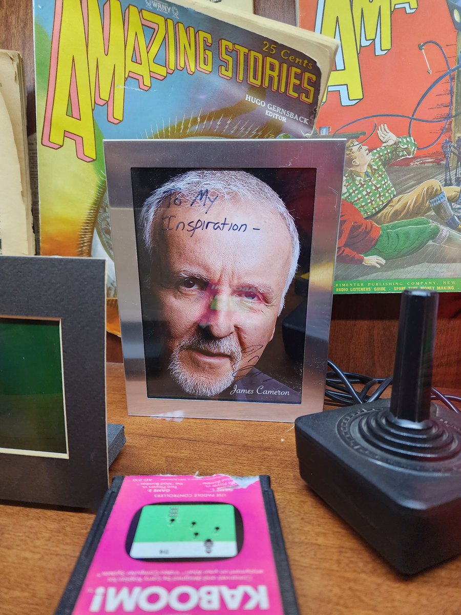 _joshmauser_'s tweet photo. @thenasacova I saw this in a local sci-fi exhibit today and thought that you should see it, L&amp;R https://t.co/L7SfE420cz
