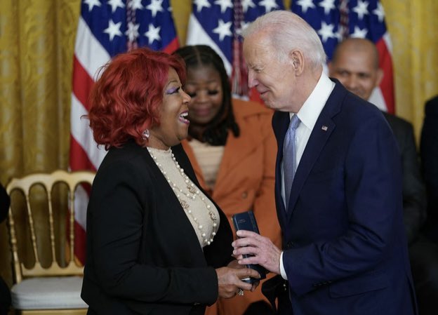 lions_denz's tweet image. 🚨📣📢⚠️➡️ THANK YOU #LadyRubyFreeman 👑 &amp;amp; #ShayeMoss 👑 FOR YOUR COURAGE &amp;amp; TELLING YOUR STORY TO THE AMERICAN 🇺🇸 PEOPLE #PresidentalCitizensMedal 🏅 #BlackExcellence 👑🖤 #OurStories365 👑 #ProtectBlackWomen 👑 #ListentoBlackWomen 👑