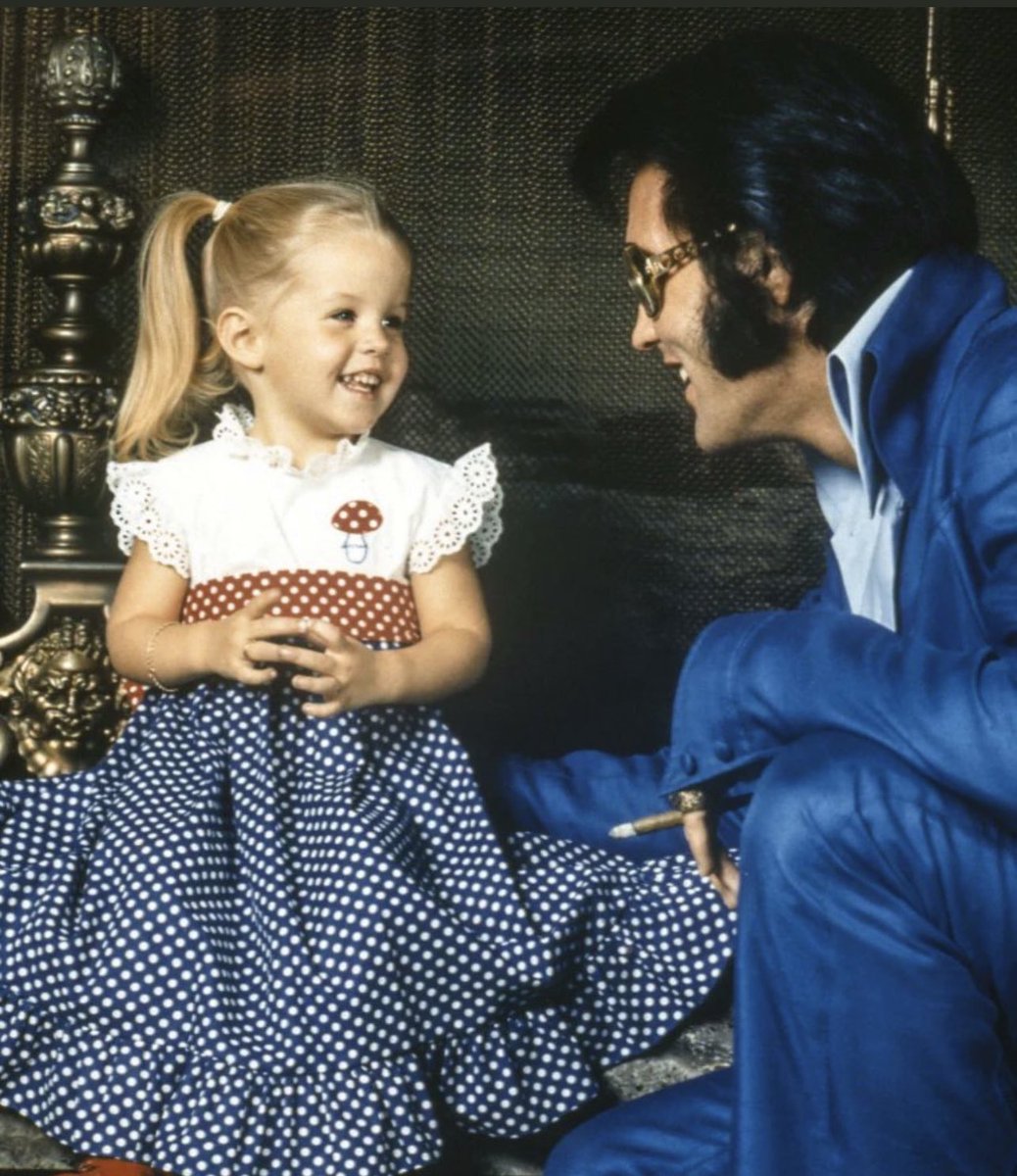 betweenaccents1's tweet photo. Rest in peace beautiful Lisa Marie, now you can be with your son and Dad! #LisaMariePresley https://t.co/CP9Kb831EG