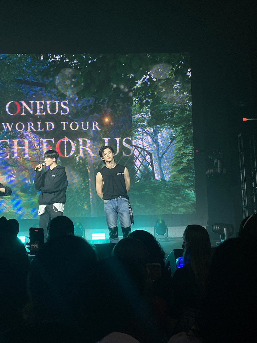 yonghoonewe's tweet photo. twitter comeback to bless y’all w these leedo photos from nyc concert tn 🙏🙏 https://t.co/vipUKQwzfs