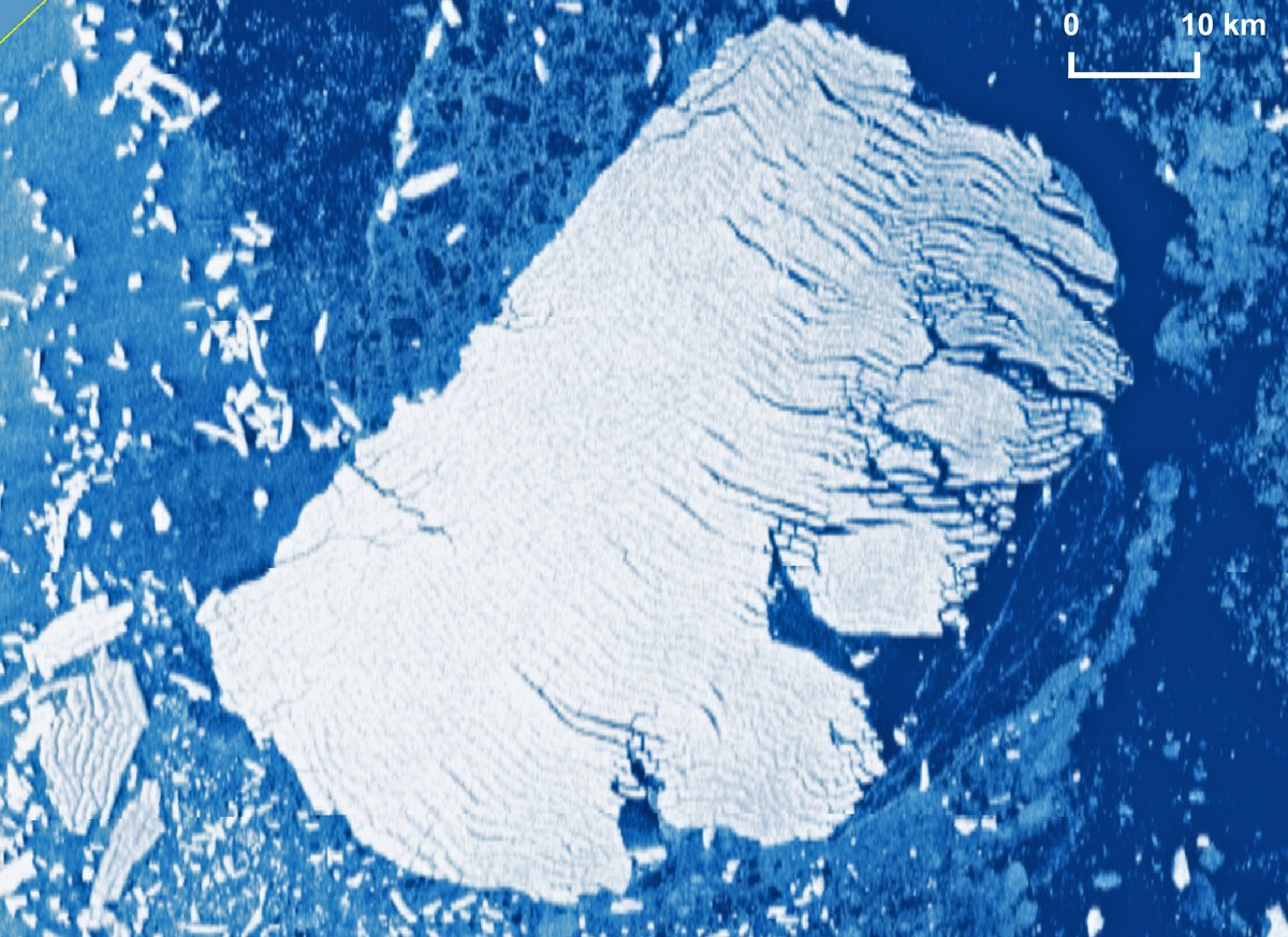 🔵🧊⚠️This is the latest #Sentinel1📷showing the current status of #B22 #iceberg that has come free in front of  #ThwaitesGlacier 
Besides penetrating the clouds,#SAR also provides an accurate view on the iceberg surface. Image acquired on Jan.12 #Antarctica #ClimateEmergency