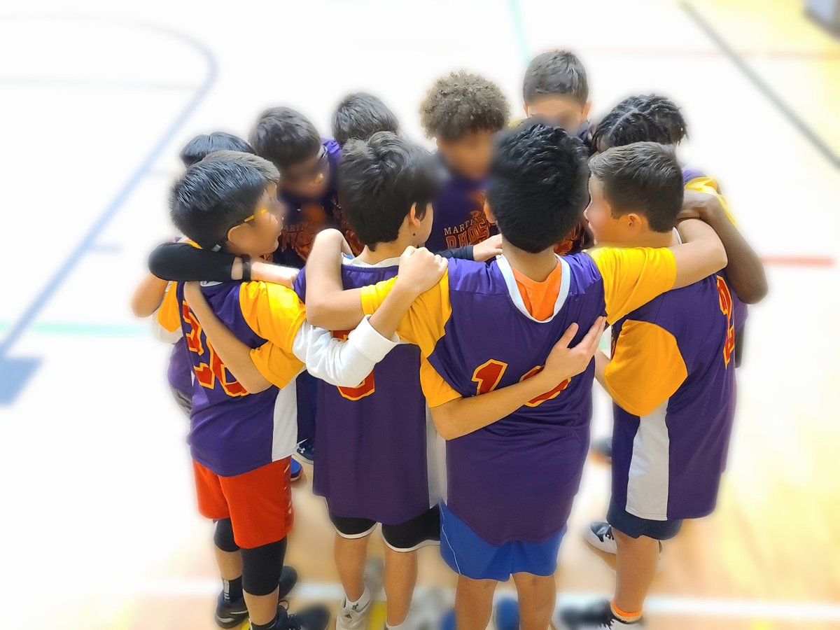 Thank you to <a href="/BrookvillePS/">BrookvilleHDSB</a> for hosting a junior girls volleyball tournament last night and a junior boys volleyball tournament tonight. ❤️ <a href="/MartinSt184/">Martin Street PS</a> had a blast! Such a fun way to start the season! 🏐