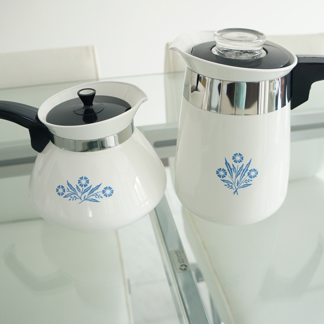SHOP_2155's tweet photo. IHなので使えませんが、お気に入りのポット。
今年は気持ちに余裕をもって
ゆったりお茶でもしたい..
#ばあば #Baba #レトロ #がま口 #ポーチ #かぎ針編み #ビーズ #ハンドメイド #Kawaii #奈良
#handmade #crochet #beads #retro #nara #japan #渋カワ
#口金包 #手作 #CorningWare #BlueCornflower https://t.co/FrbdmtMs7n