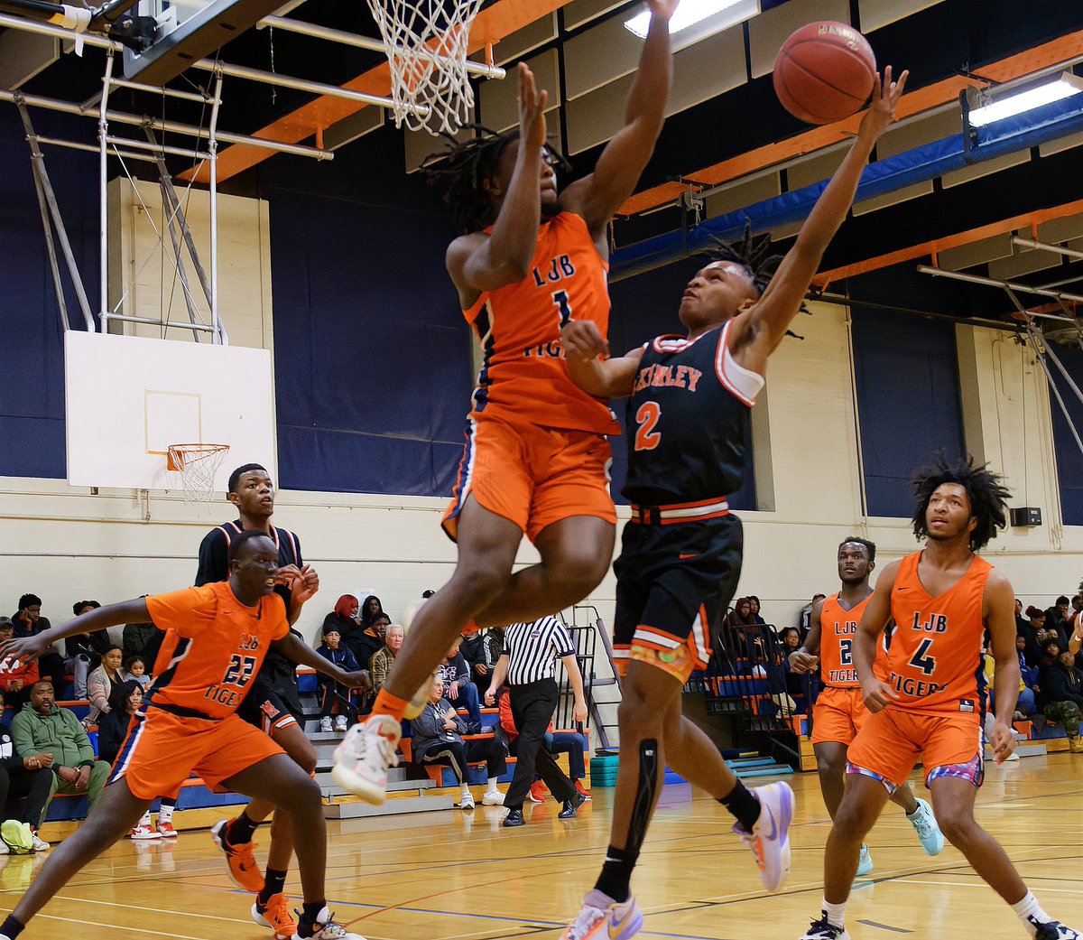 centercourt42's tweet photo. Whether driving to the basket, blocking shots, drawing charges, or just trying to impress McKinley’s Mekhi Williams with his tricks during the game, Jayden Lewis is a player to watch at Bennett https://t.co/lNapyp5xTu