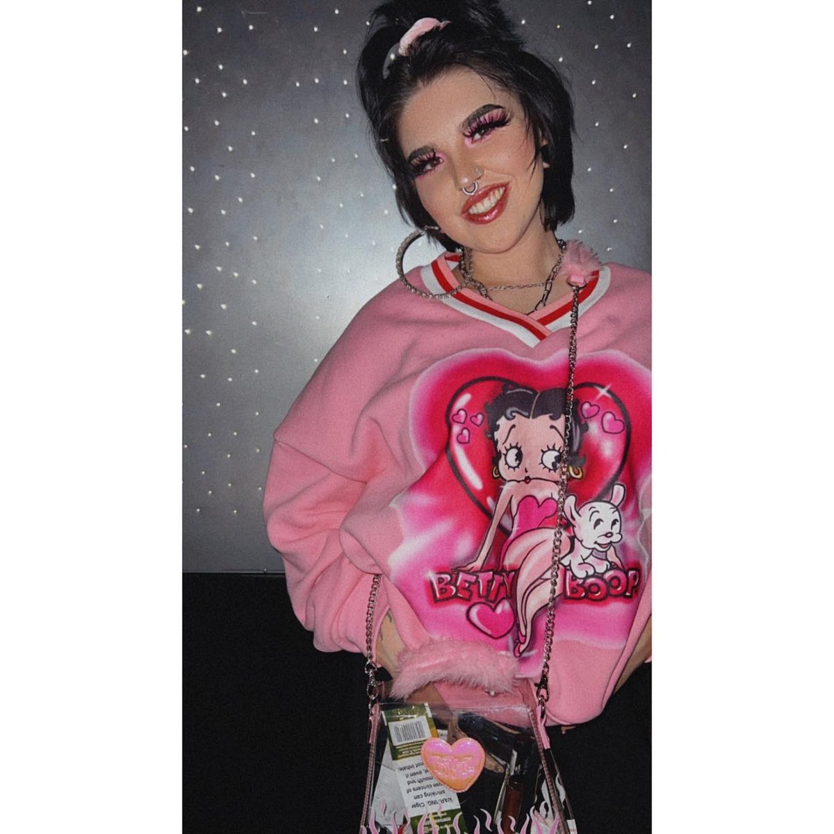 xIvyyNicholex's tweet photo. Boop a Doop 🖤🪩✨ https://t.co/BHwmh59COs