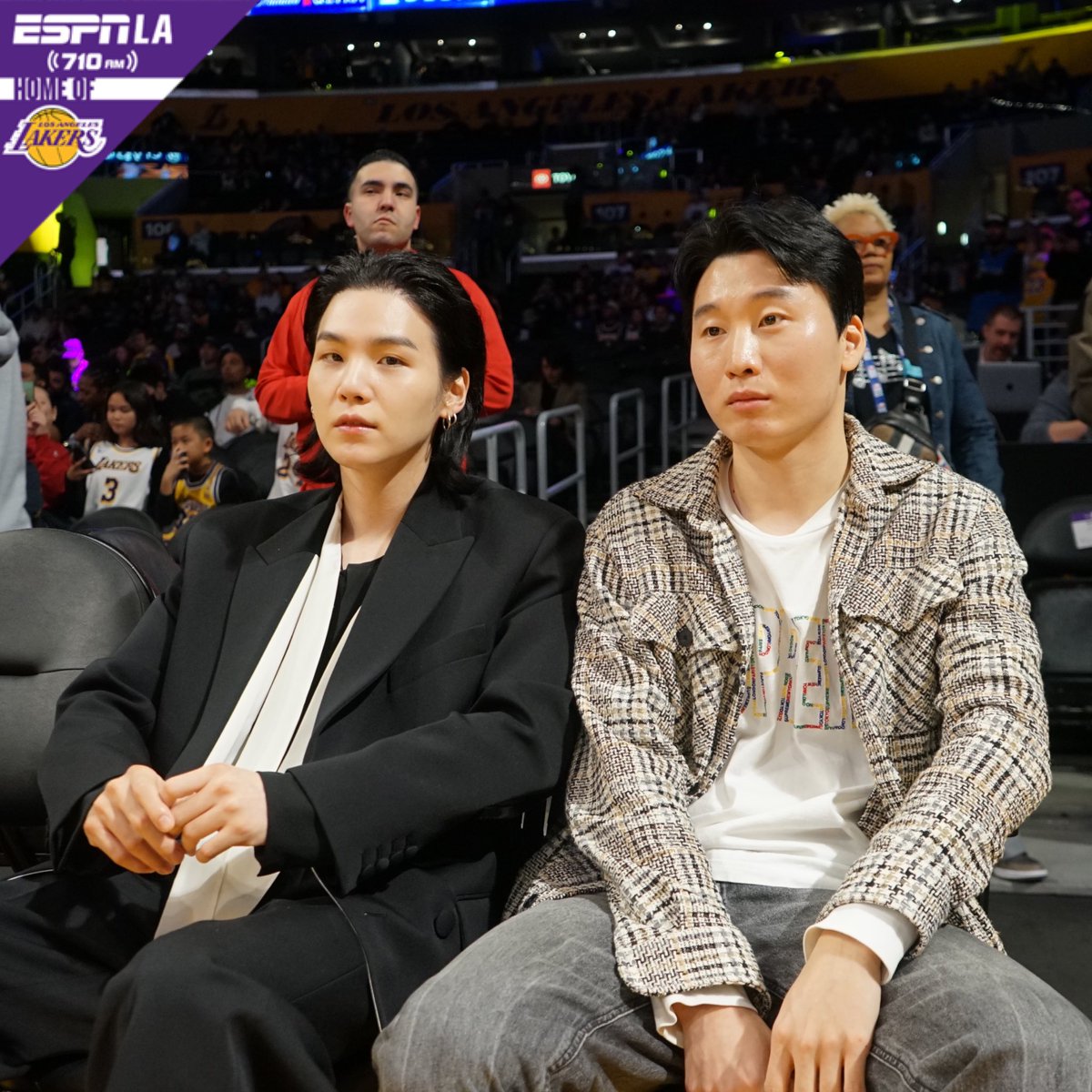 ESPNLosAngeles's tweet photo. #BTSArmy x #LakeShow 

@bts_bighit’s SUGA is in the house! https://t.co/CUyoMXYAPX